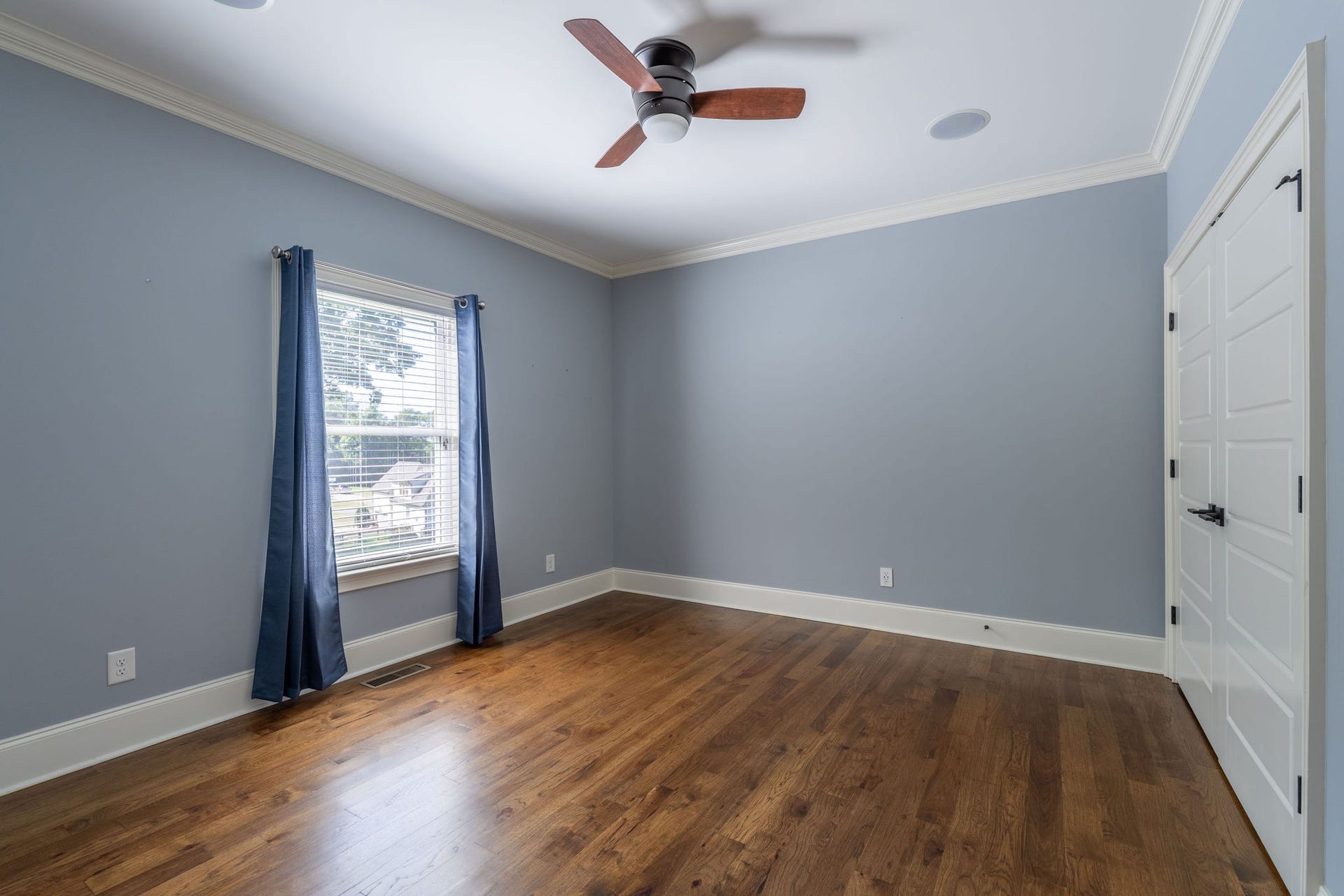 1725 Mayflower Dr, Columbia, TN 38401