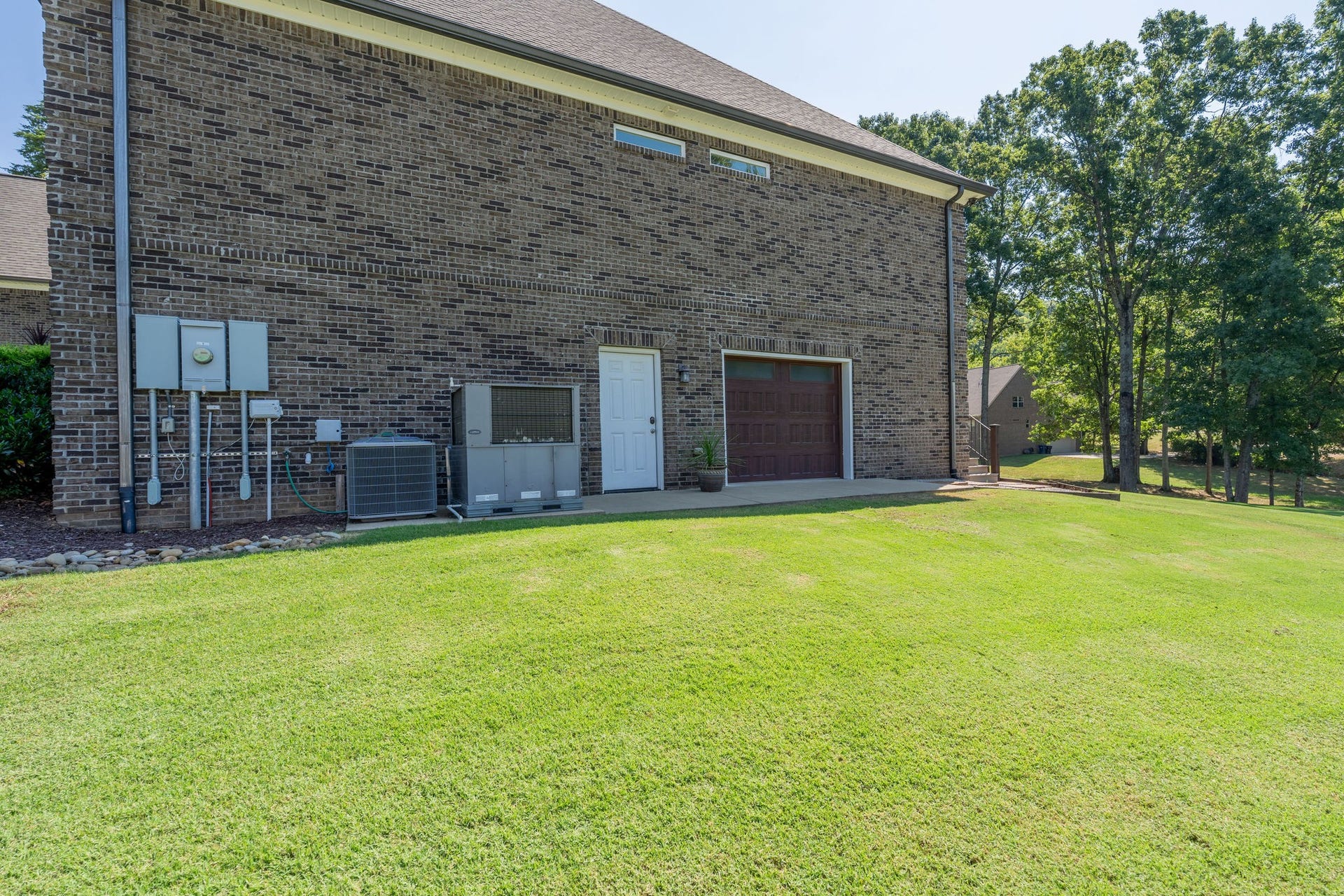 1725 Mayflower Dr, Columbia, TN 38401