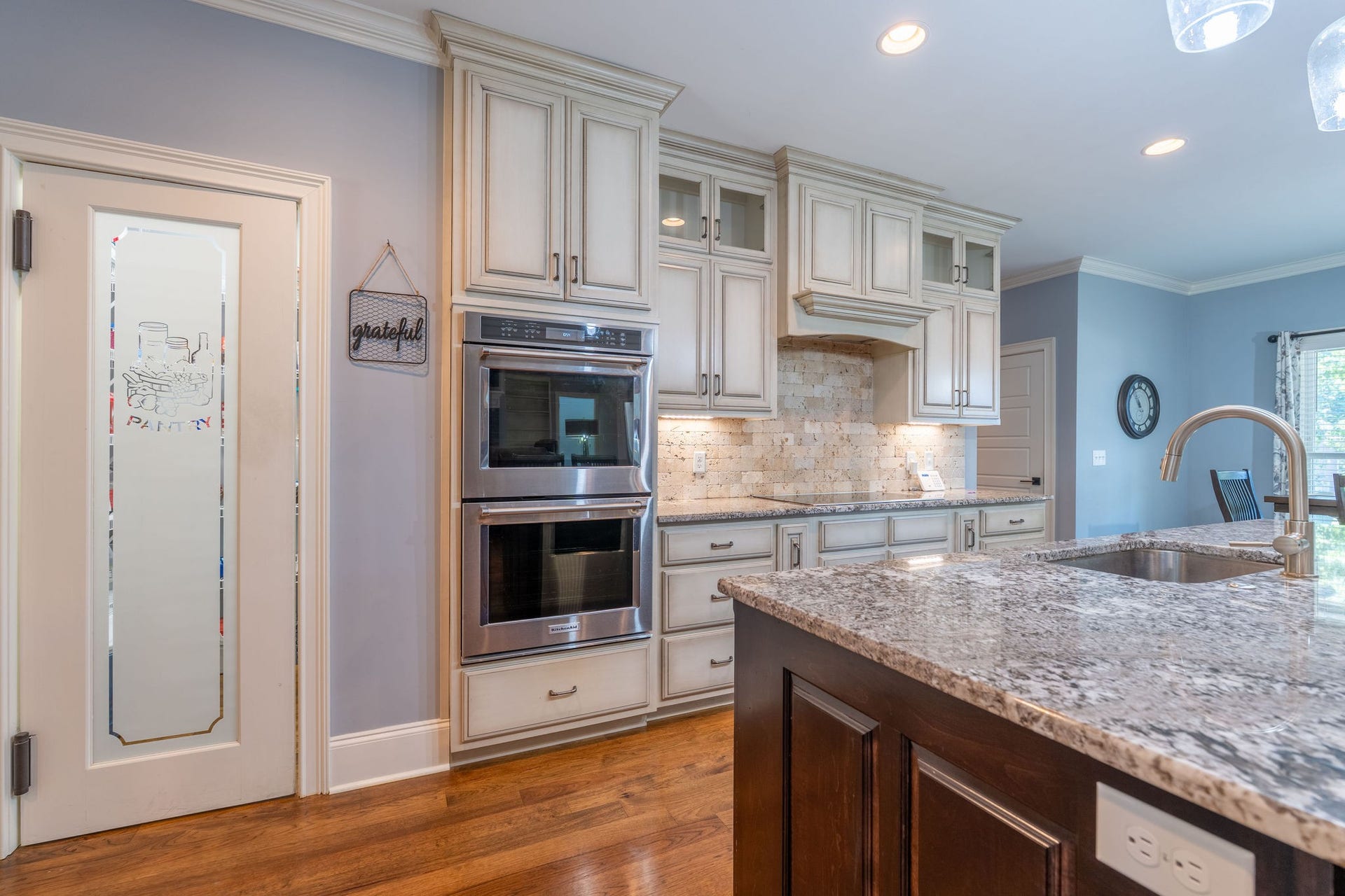 1725 Mayflower Dr, Columbia, TN 38401