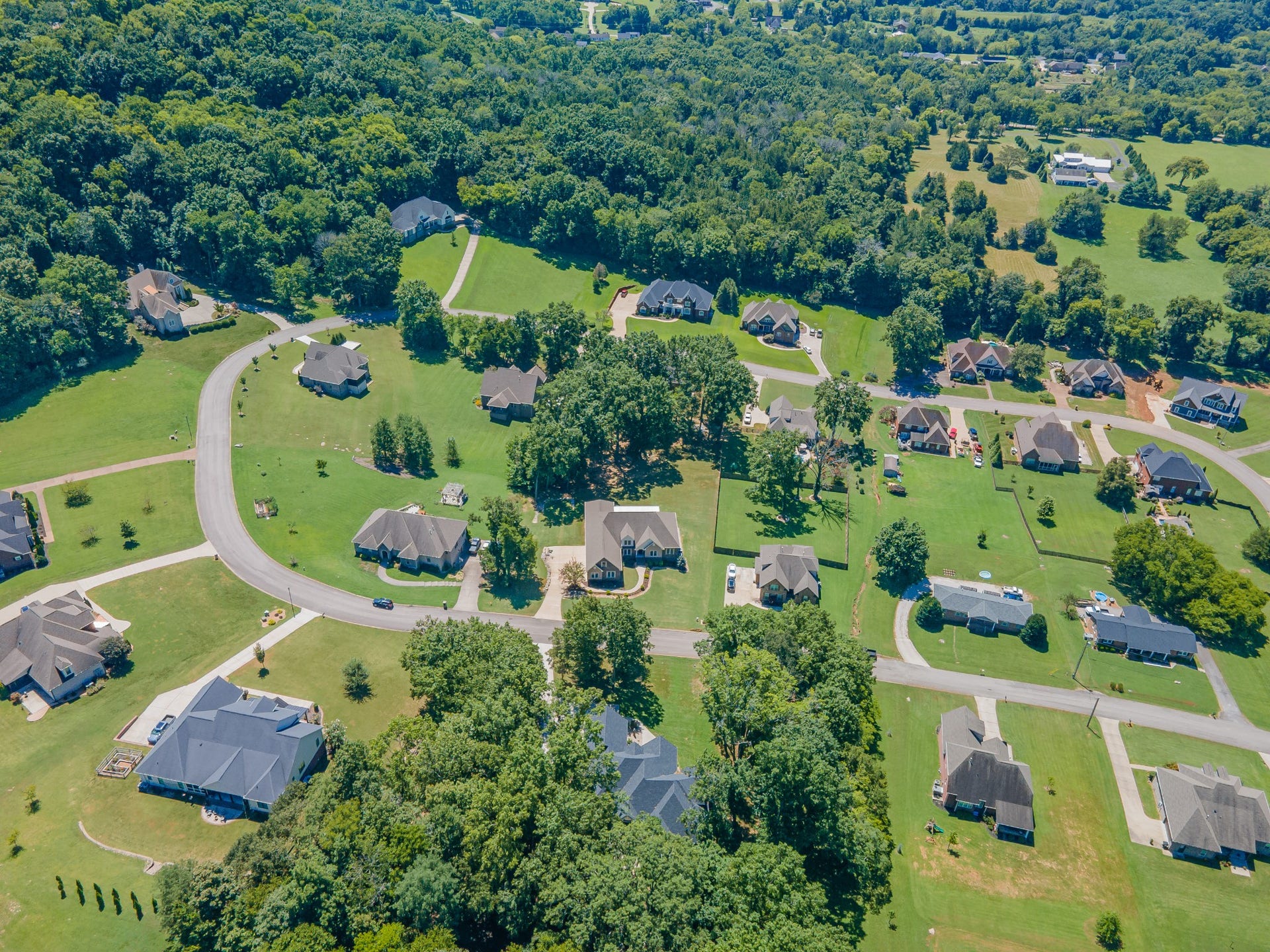 1725 Mayflower Dr, Columbia, TN 38401