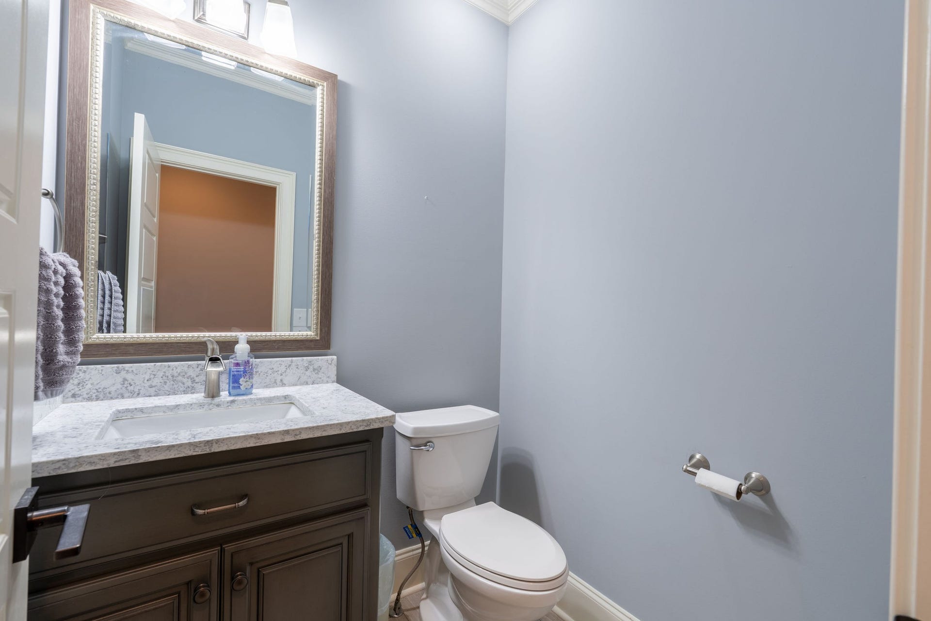 1725 Mayflower Dr, Columbia, TN 38401