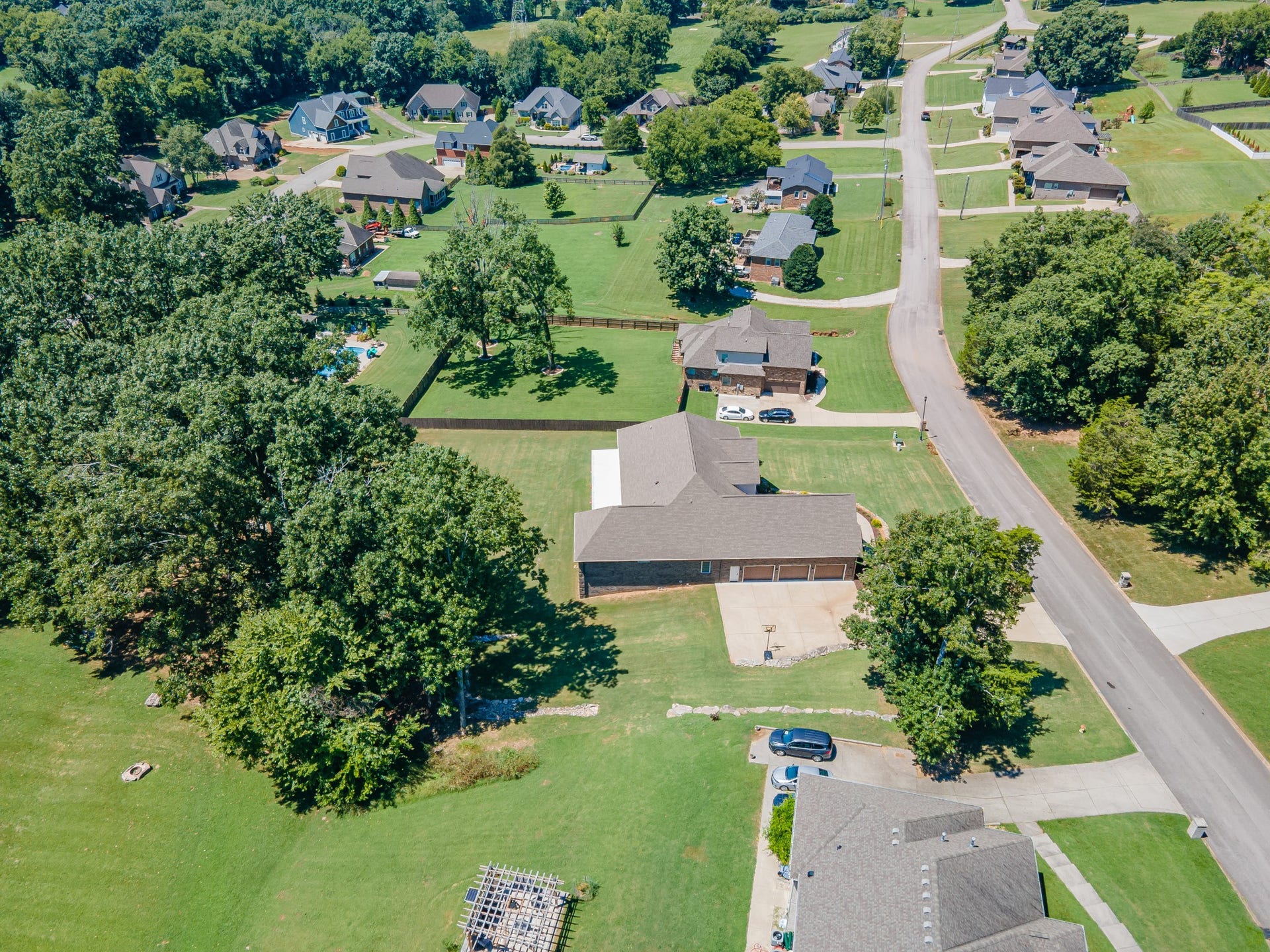 1725 Mayflower Dr, Columbia, TN 38401