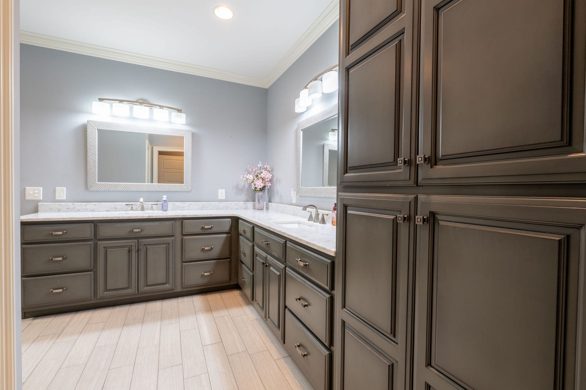 1725 Mayflower Dr, Columbia, TN 38401