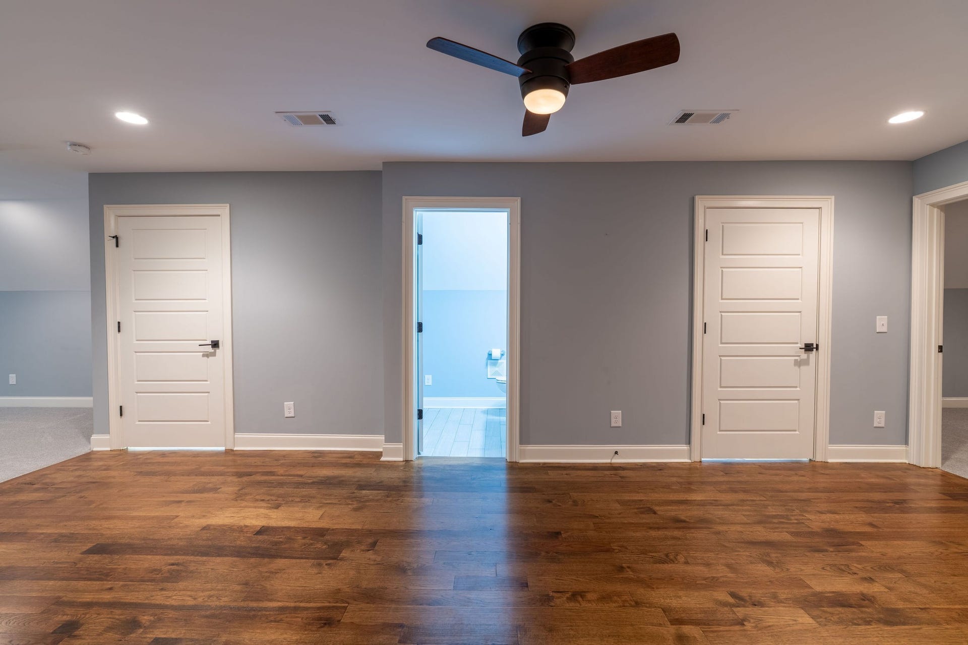 1725 Mayflower Dr, Columbia, TN 38401