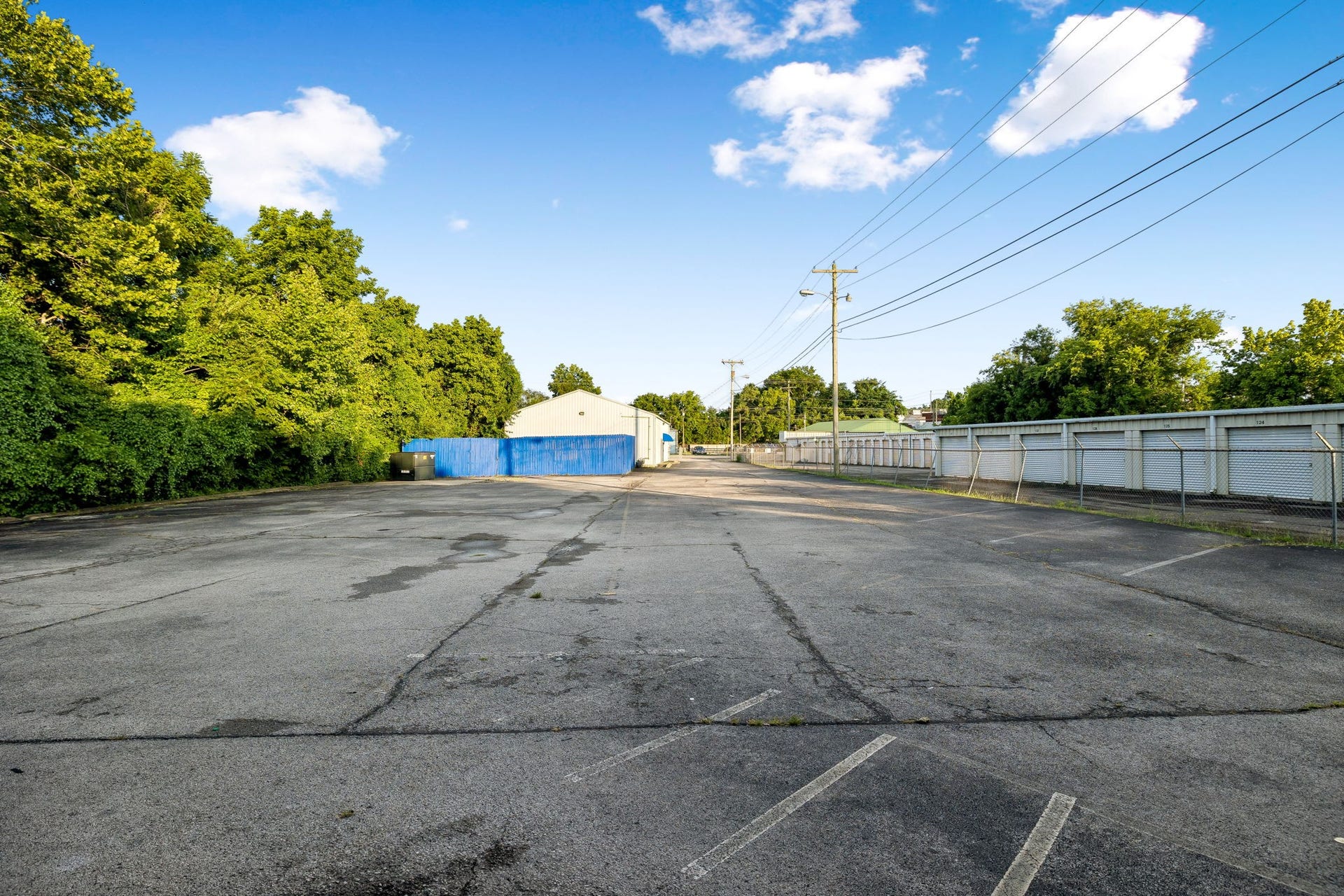 2400 Highland Ave, Columbia, TN 38401 2400 Highland Ave, Columbia, TN 38401