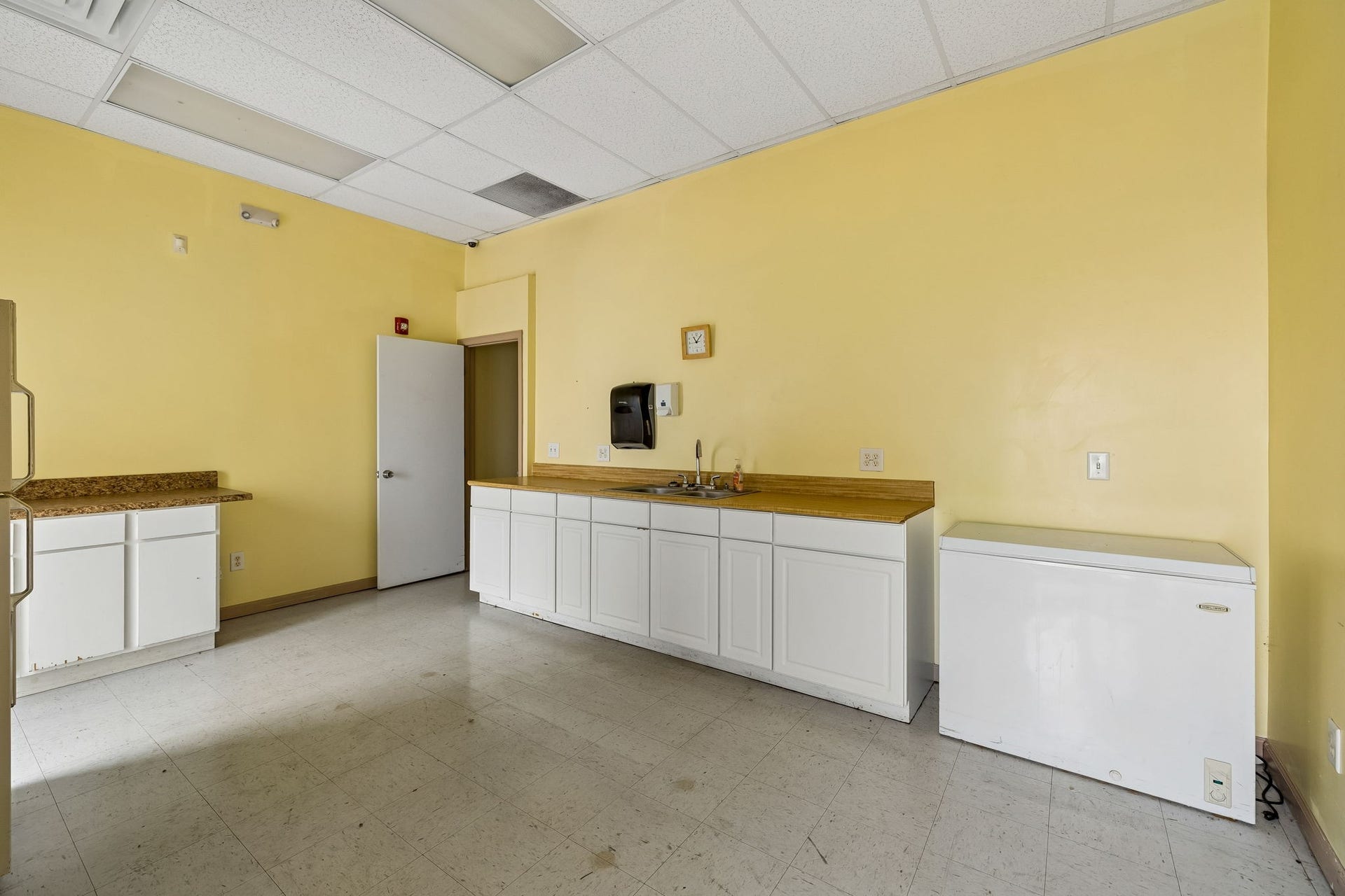 2400 Highland Ave, Columbia, TN 38401 2400 Highland Ave, Columbia, TN 38401
