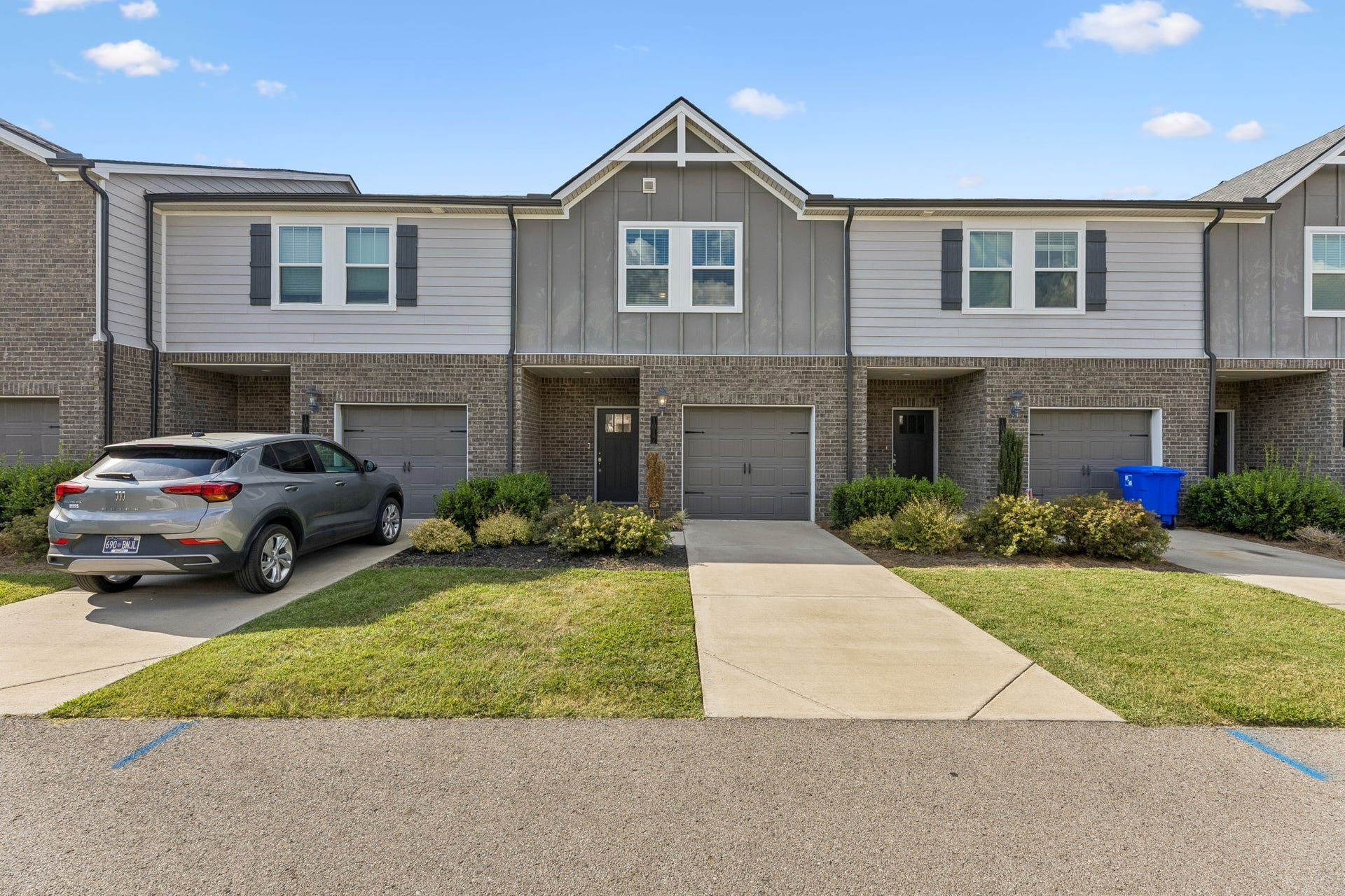 1017 McKee Ct, Columbia, TN 38401 1017 McKee Ct, Columbia, TN 38401