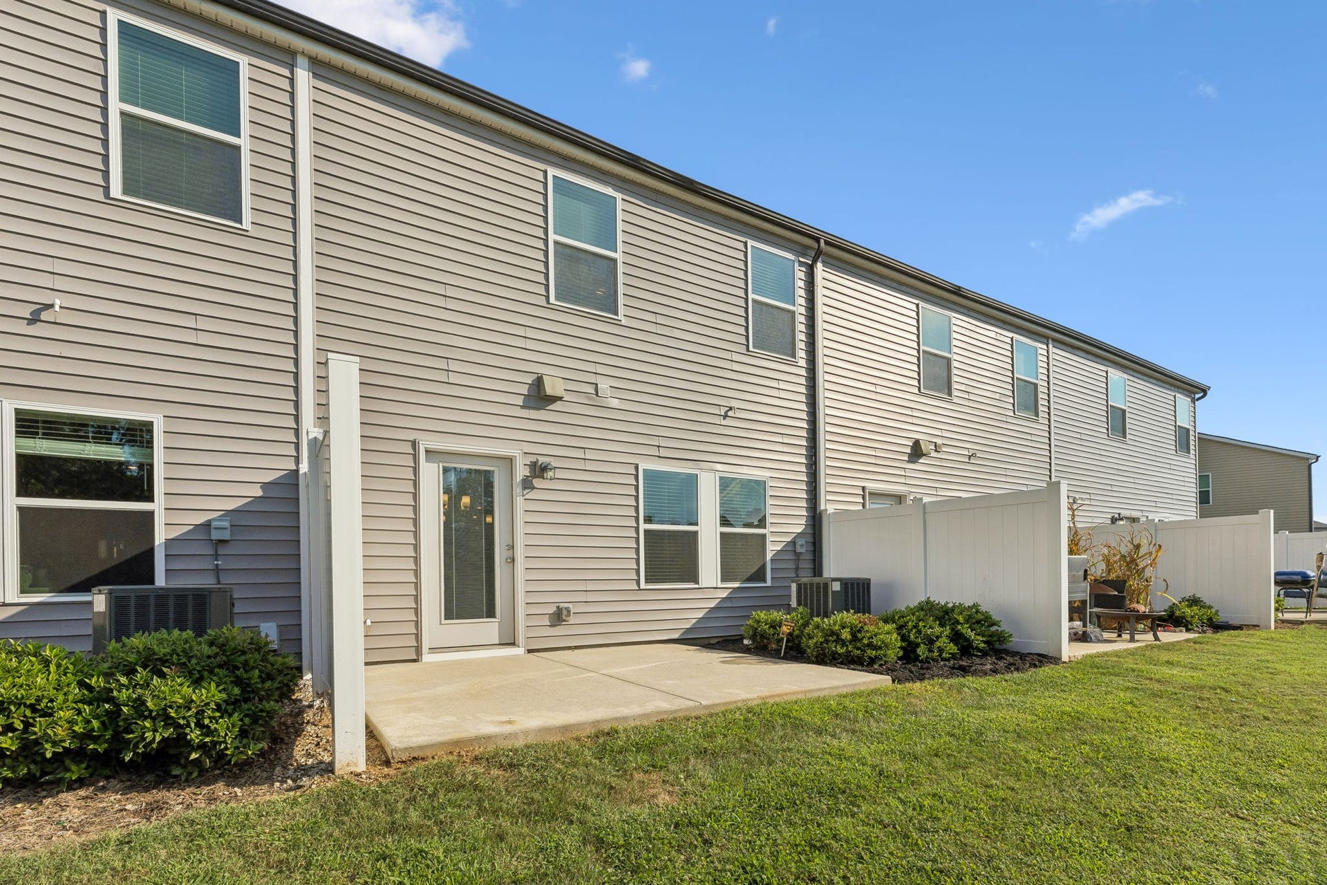 1017 McKee Ct, Columbia, TN 38401 1017 McKee Ct, Columbia, TN 38401