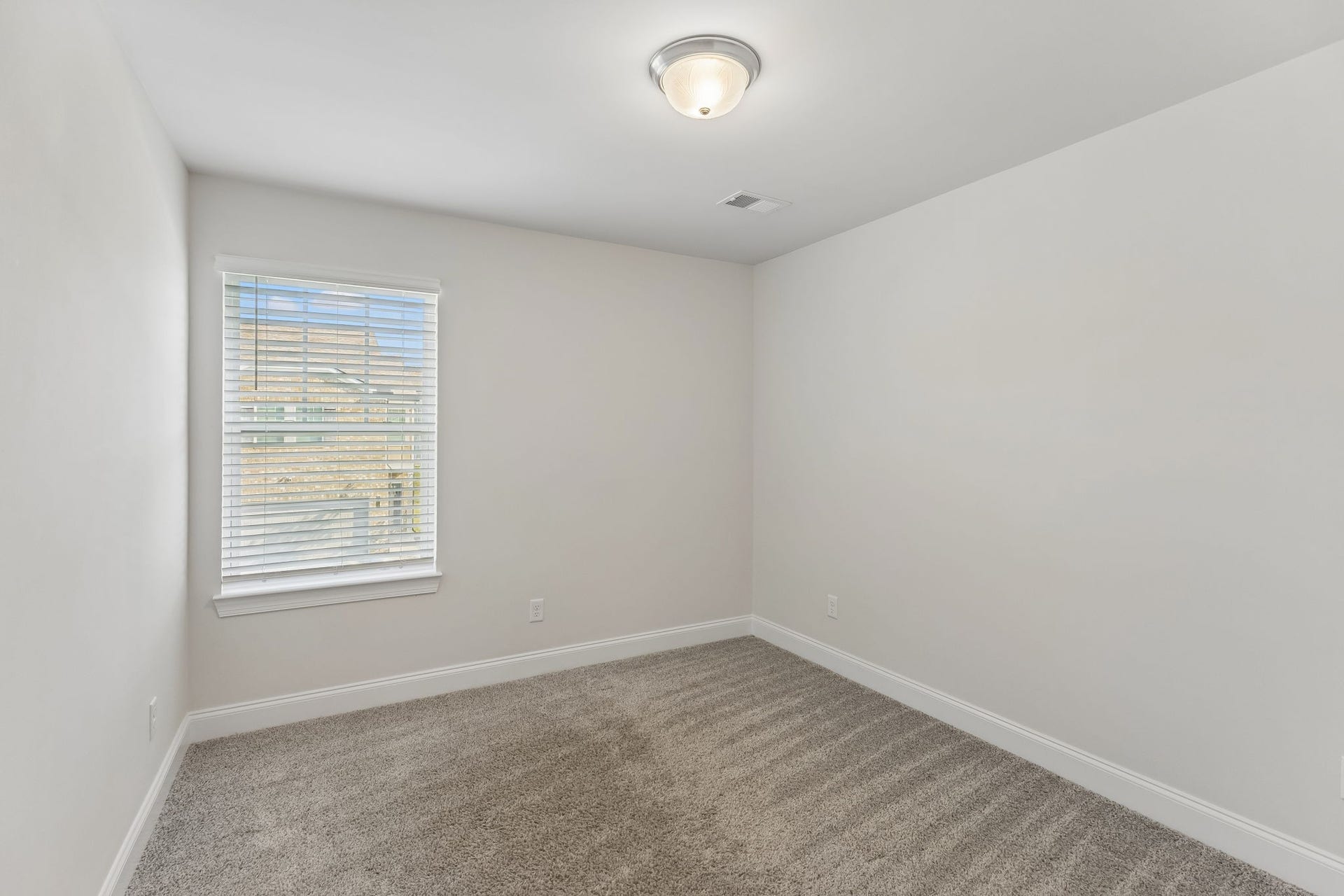 1017 McKee Ct, Columbia, TN 38401 1017 McKee Ct, Columbia, TN 38401