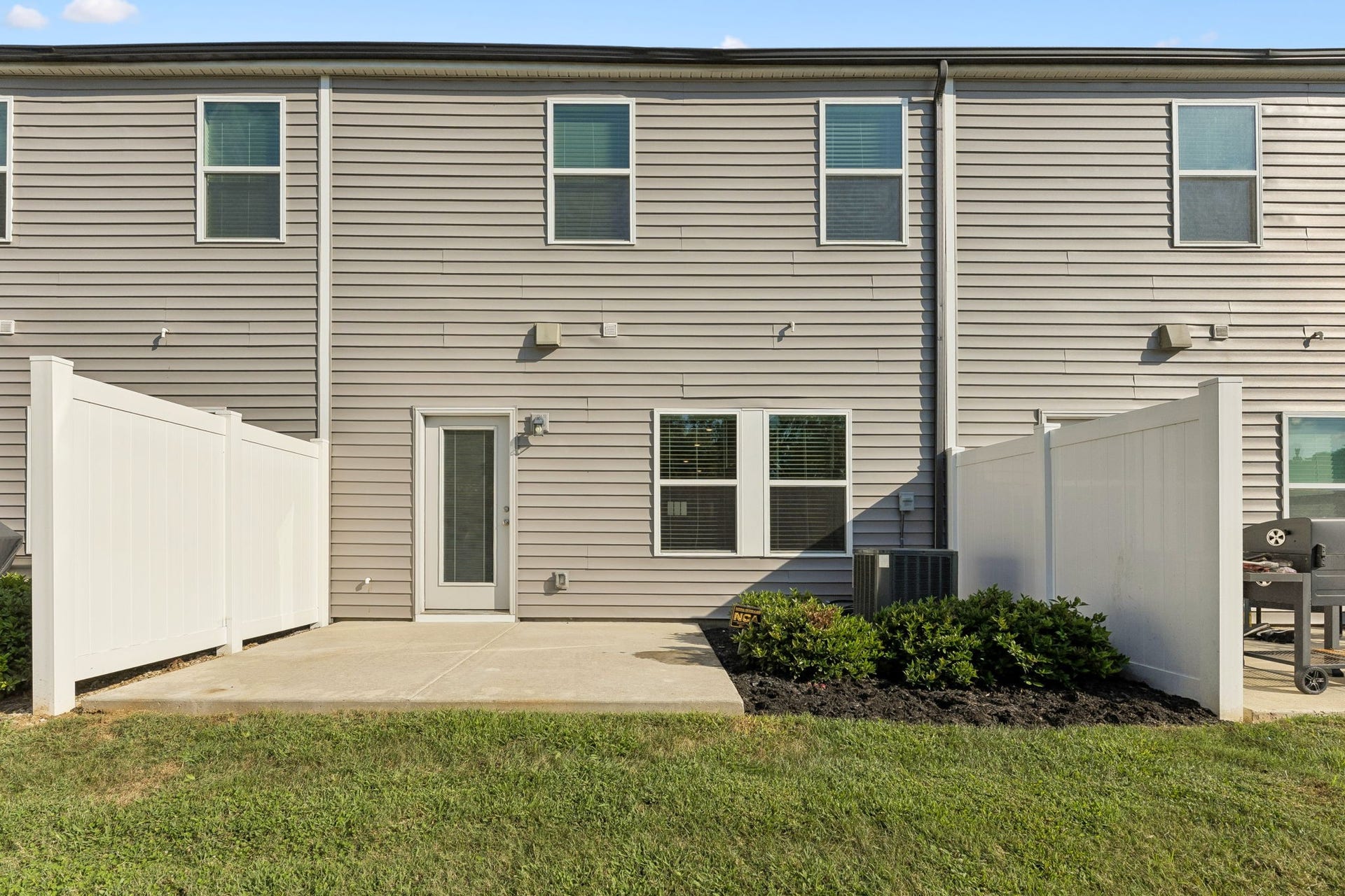 1017 McKee Ct, Columbia, TN 38401 1017 McKee Ct, Columbia, TN 38401