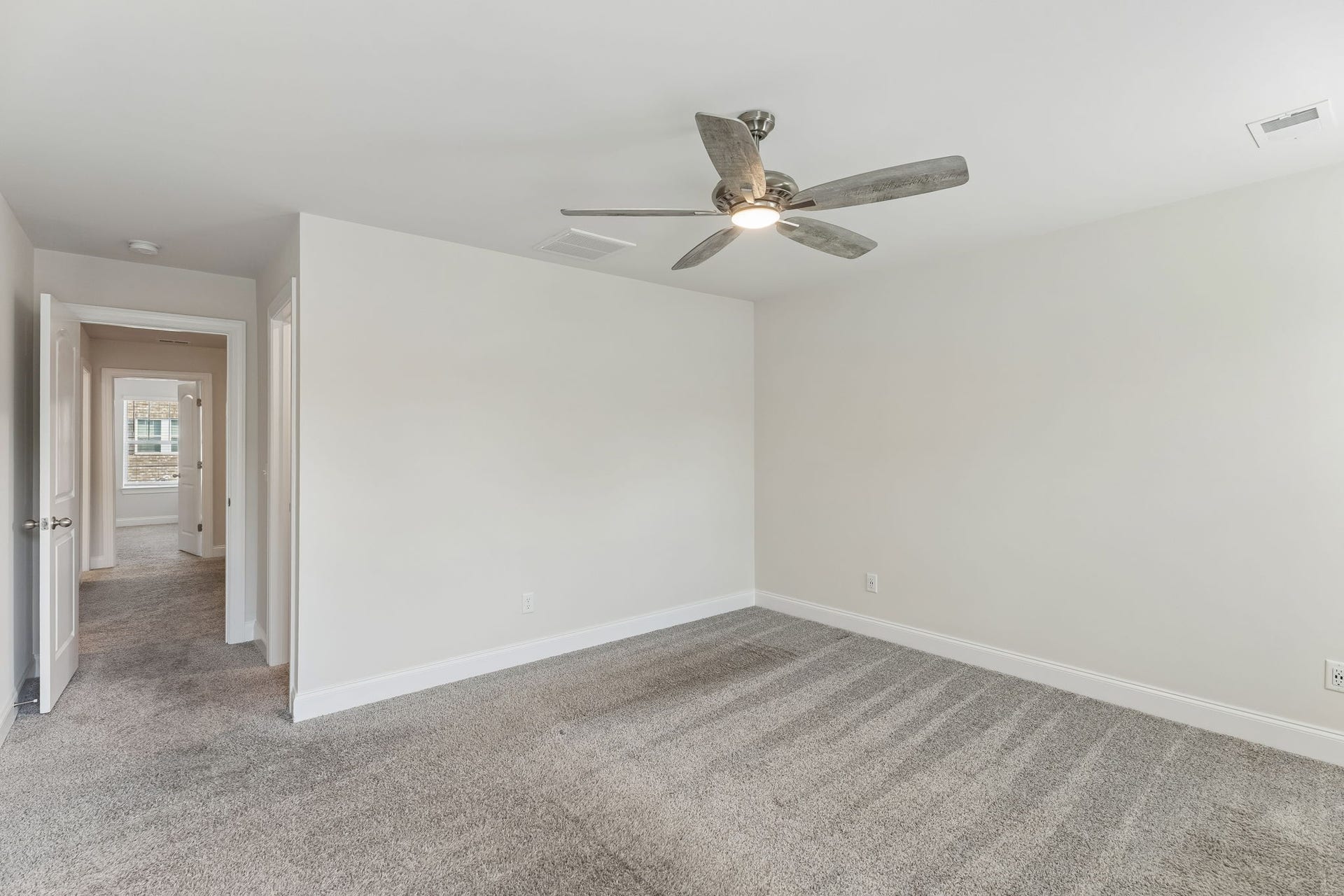 1017 McKee Ct, Columbia, TN 38401 1017 McKee Ct, Columbia, TN 38401