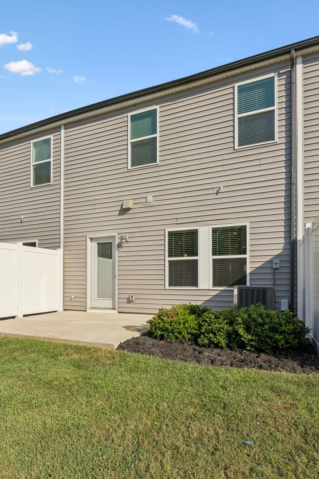 1017 McKee Ct, Columbia, TN 38401 1017 McKee Ct, Columbia, TN 38401