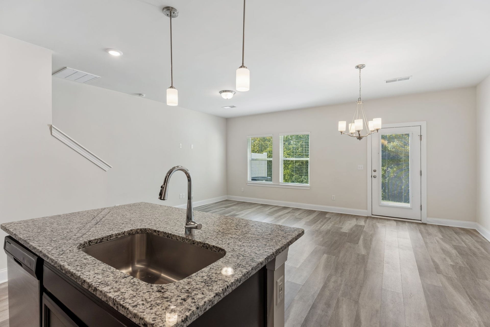 1017 McKee Ct, Columbia, TN 38401 1017 McKee Ct, Columbia, TN 38401