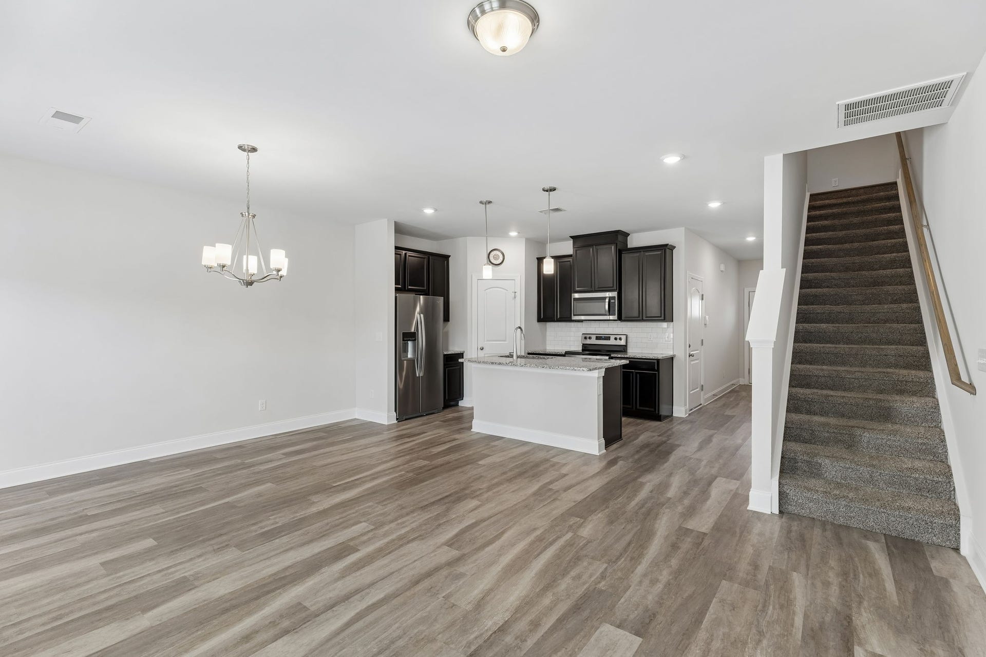 1017 McKee Ct, Columbia, TN 38401 1017 McKee Ct, Columbia, TN 38401