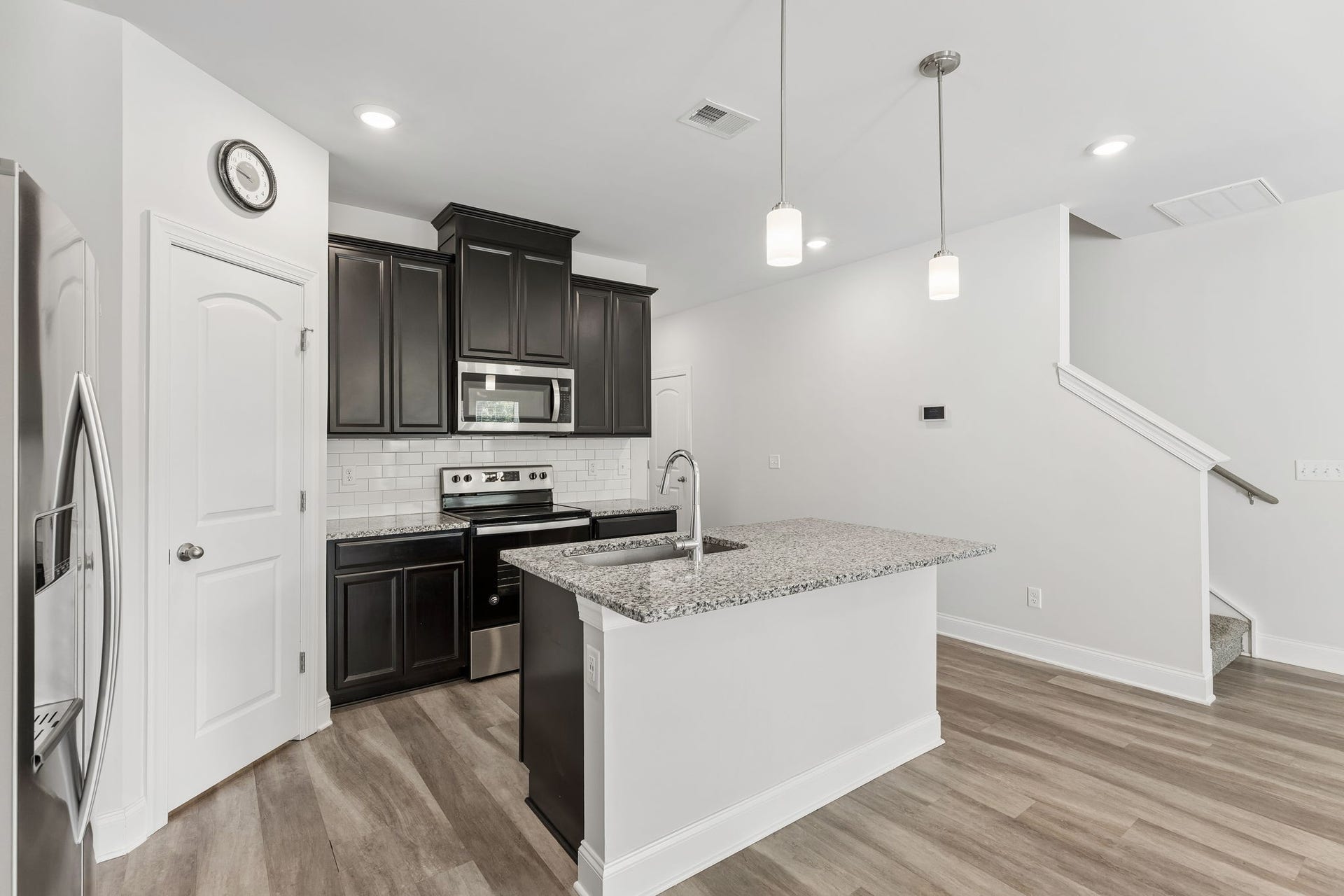 1017 McKee Ct, Columbia, TN 38401 1017 McKee Ct, Columbia, TN 38401