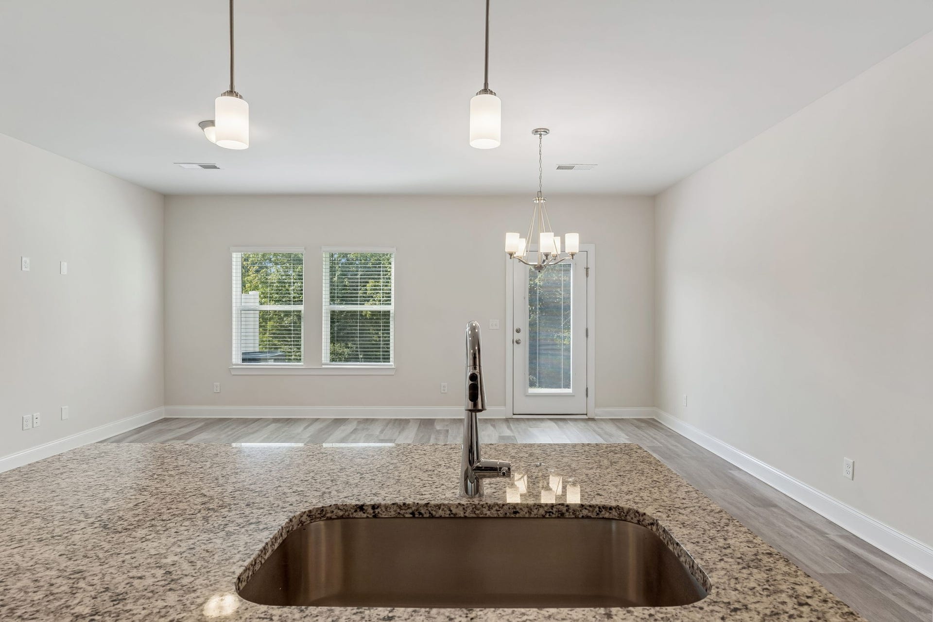1017 McKee Ct, Columbia, TN 38401 1017 McKee Ct, Columbia, TN 38401