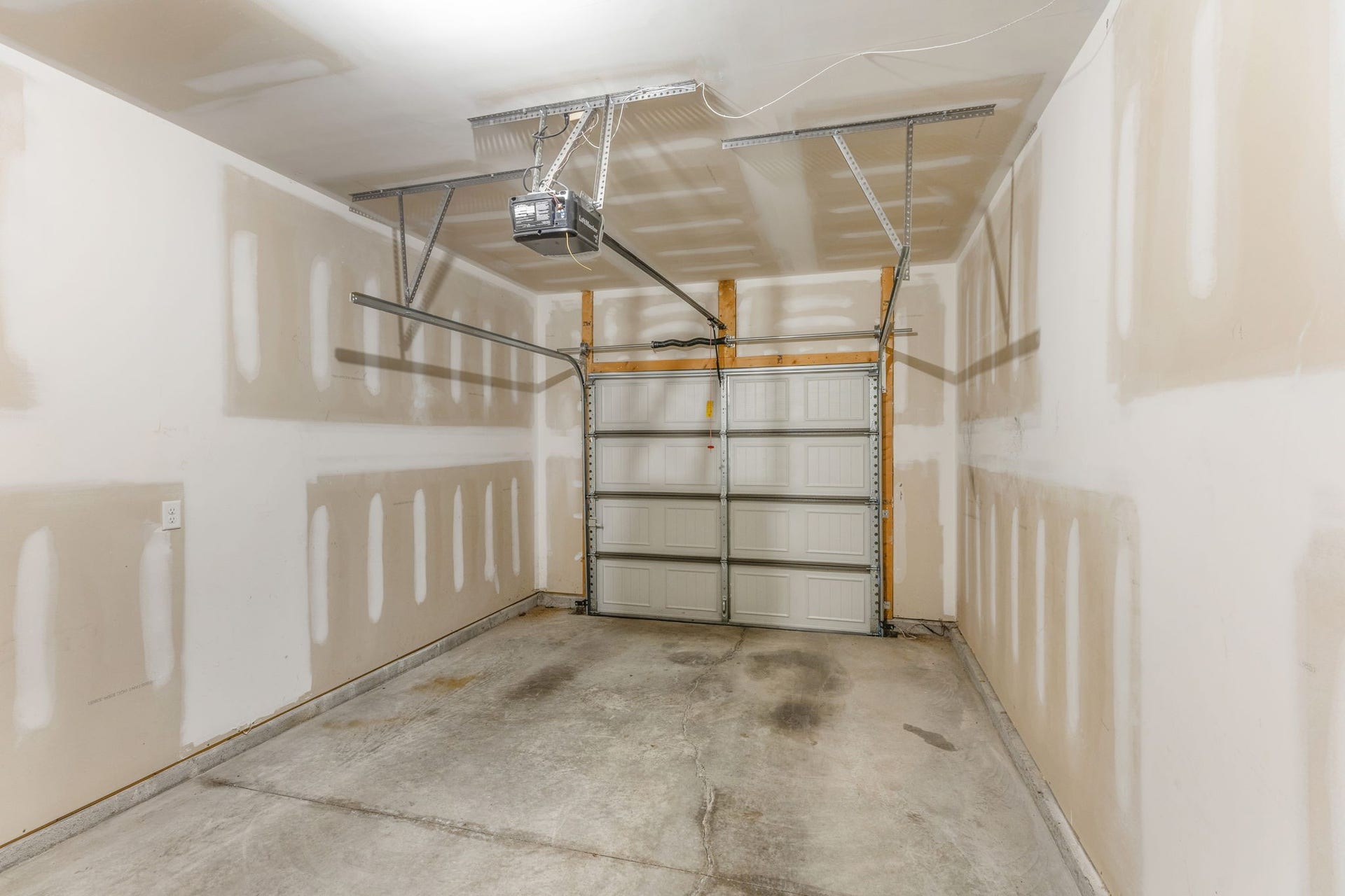 1017 McKee Ct, Columbia, TN 38401 1017 McKee Ct, Columbia, TN 38401