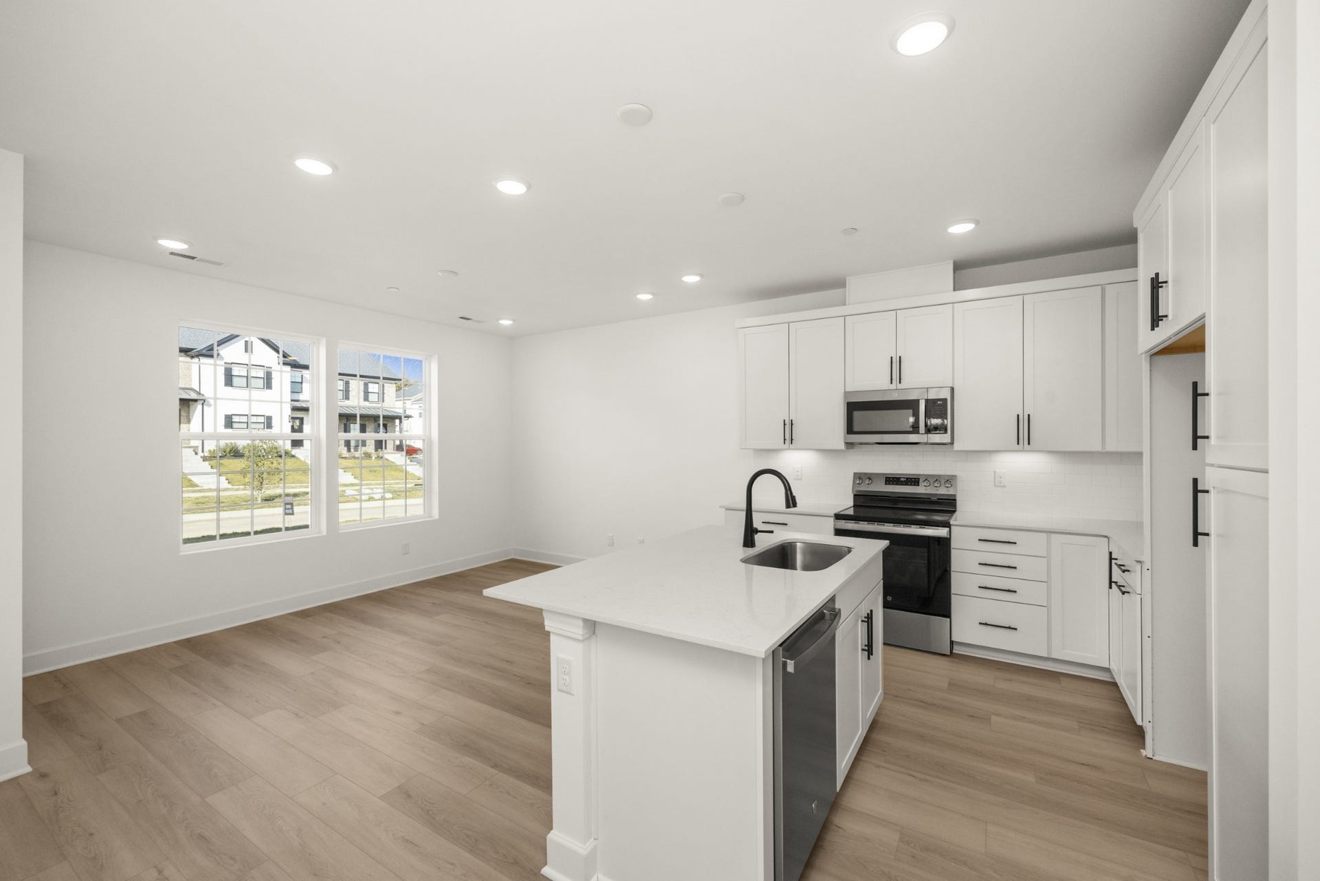 325 Lynwood Station Boulevard, Mount Juliet, TN 37122 Pictures are of previously completed home of the same floorplan. Options and features may vary.
