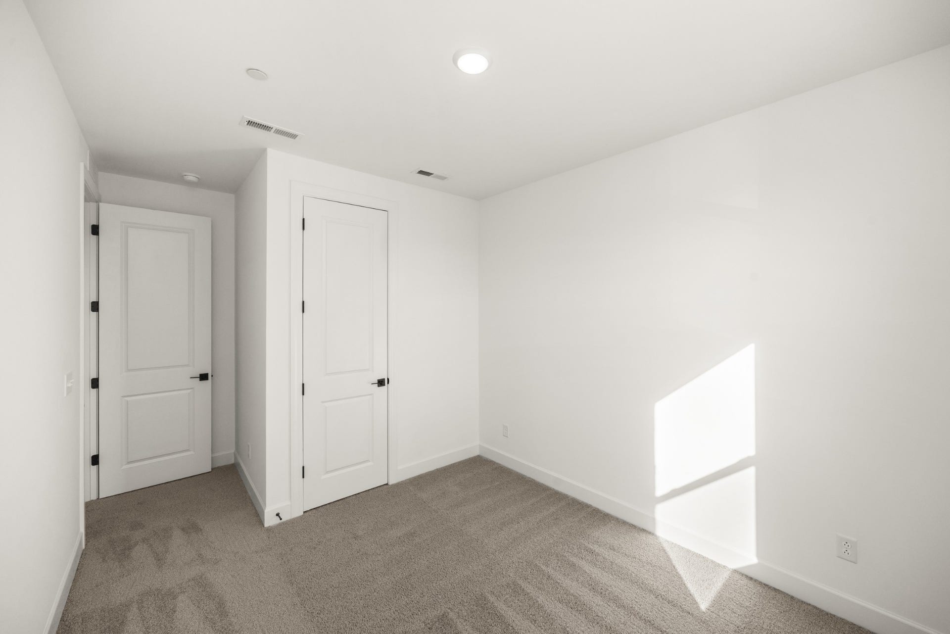 325 Lynwood Station Boulevard, Mount Juliet, TN 37122 Pictures are of previously completed home of the same floorplan. Options and features may vary.