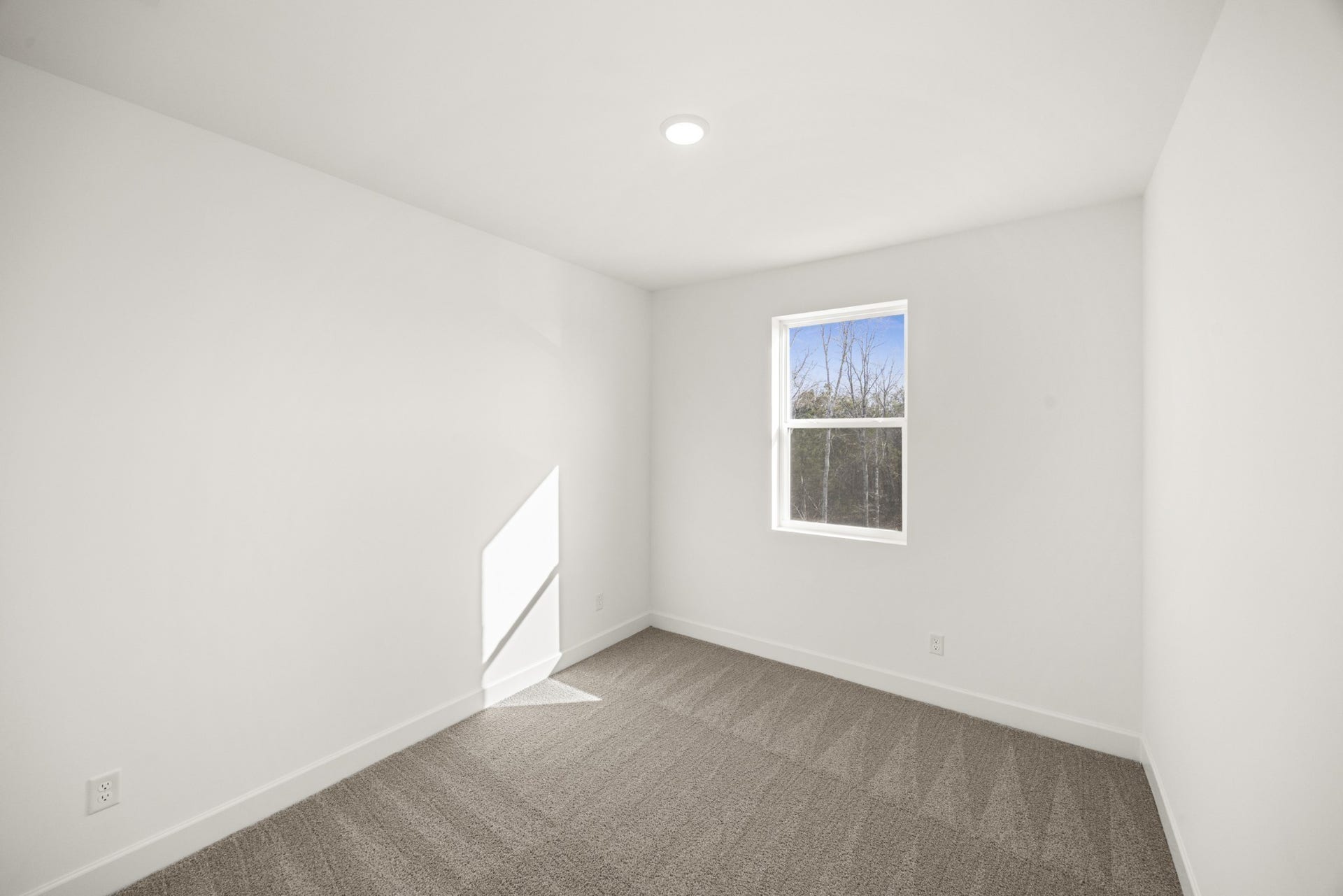 325 Lynwood Station Boulevard, Mount Juliet, TN 37122 Pictures are of previously completed home of the same floorplan. Options and features may vary.