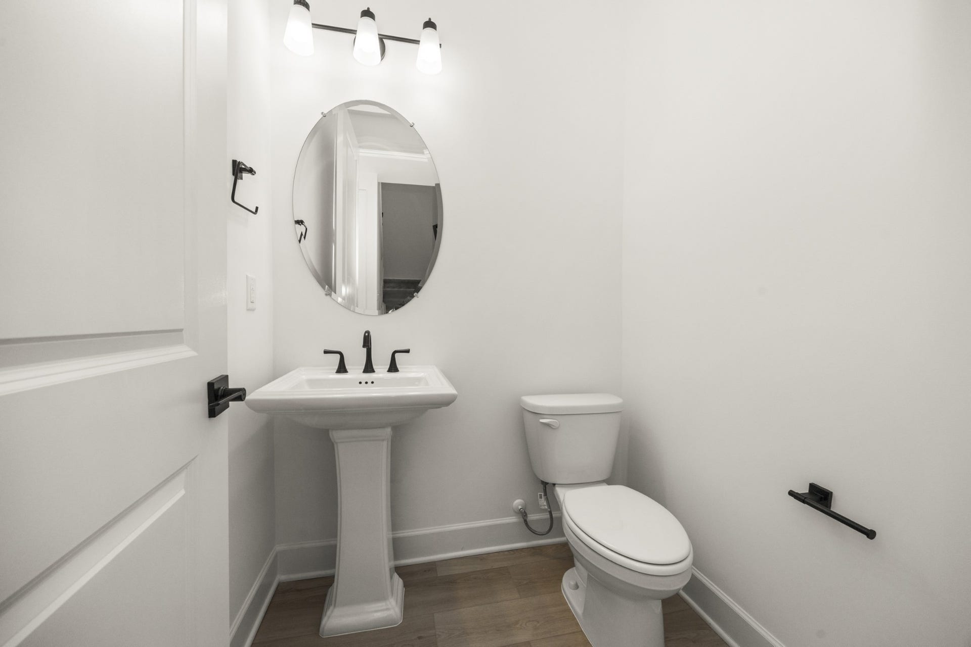 325 Lynwood Station Boulevard, Mount Juliet, TN 37122 Pictures are of previously completed home of the same floorplan. Options and features may vary.