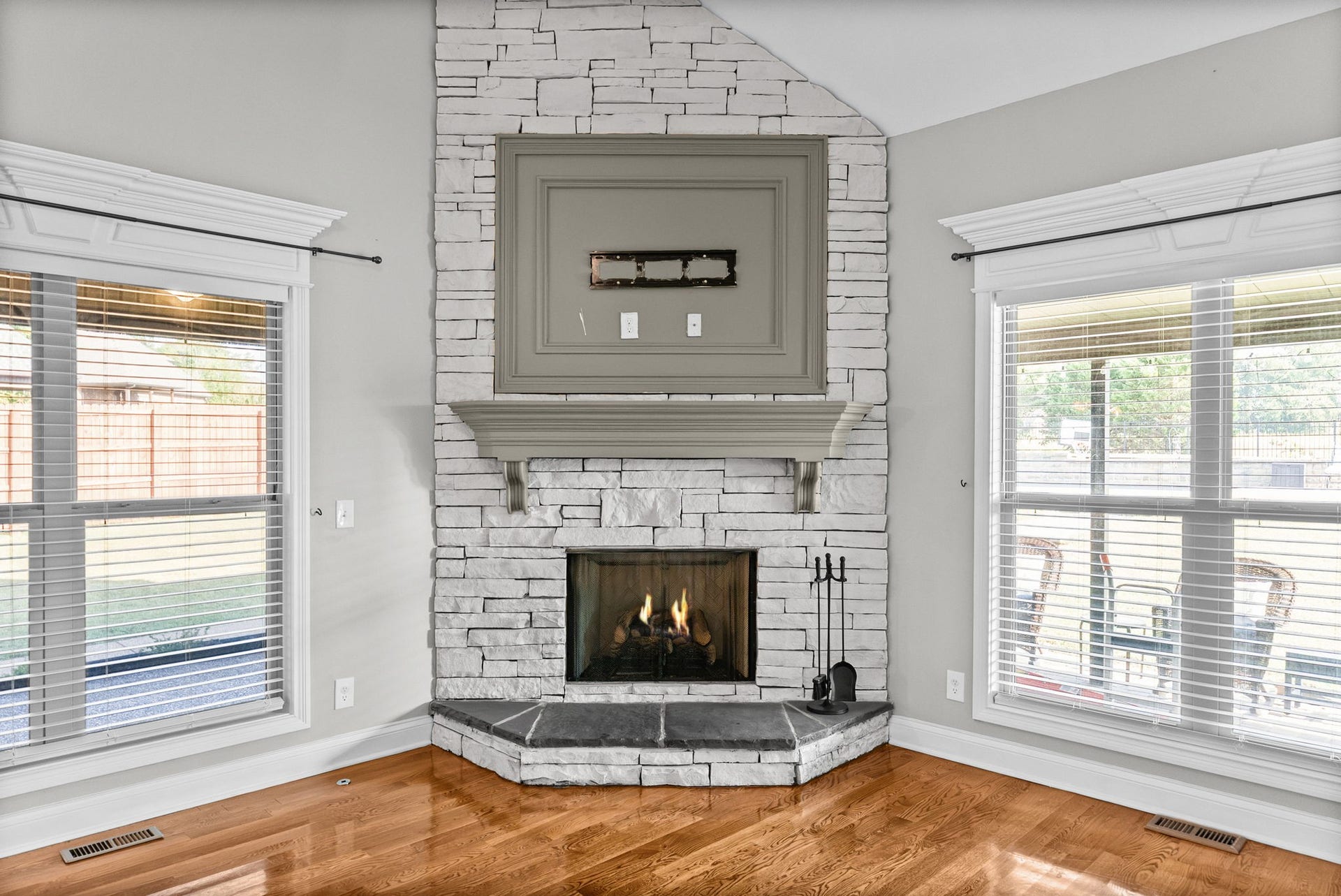 510 Falcon Crk, Lebanon, TN 37087 Gas Fireplace