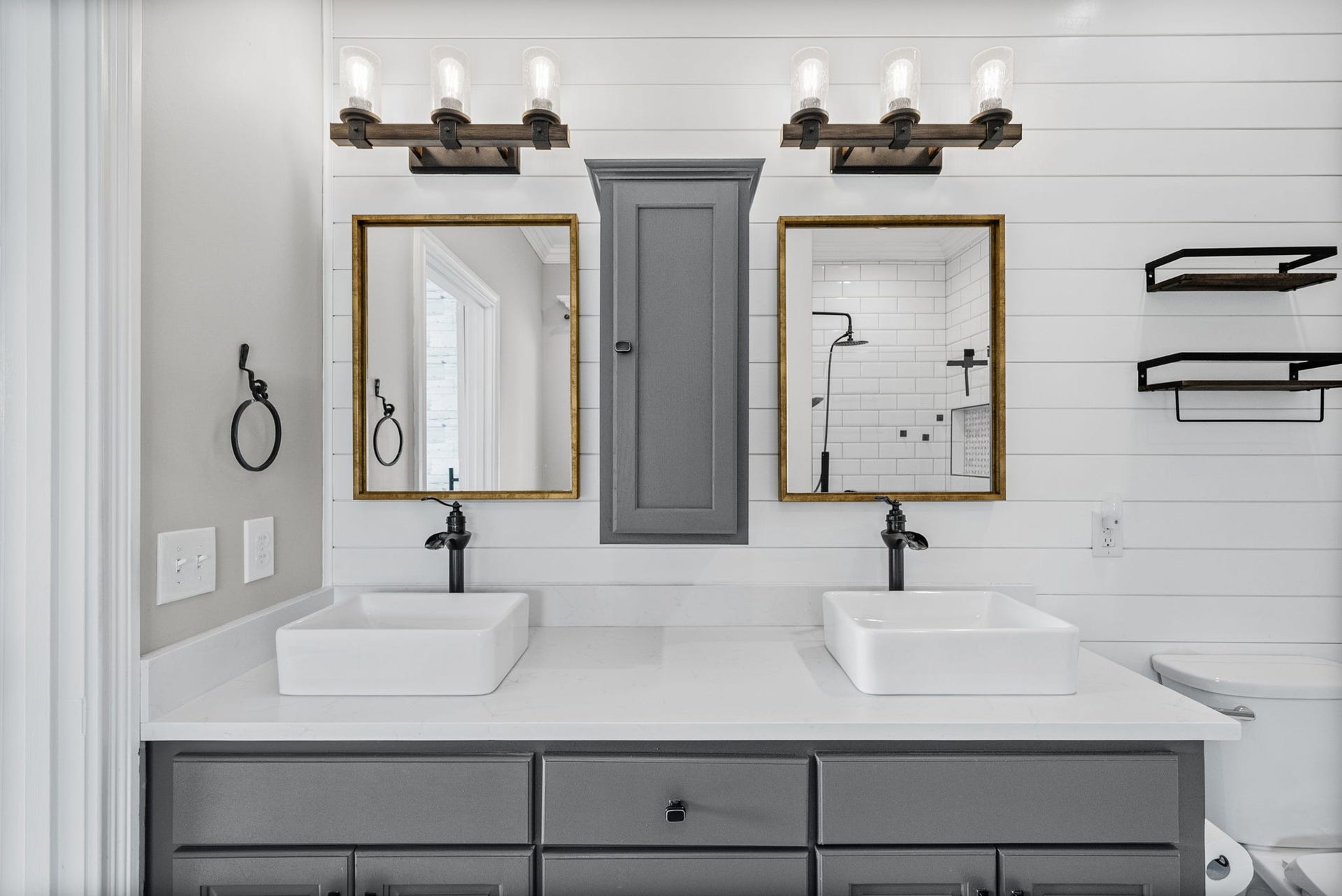 510 Falcon Crk, Lebanon, TN 37087 Double Vanity