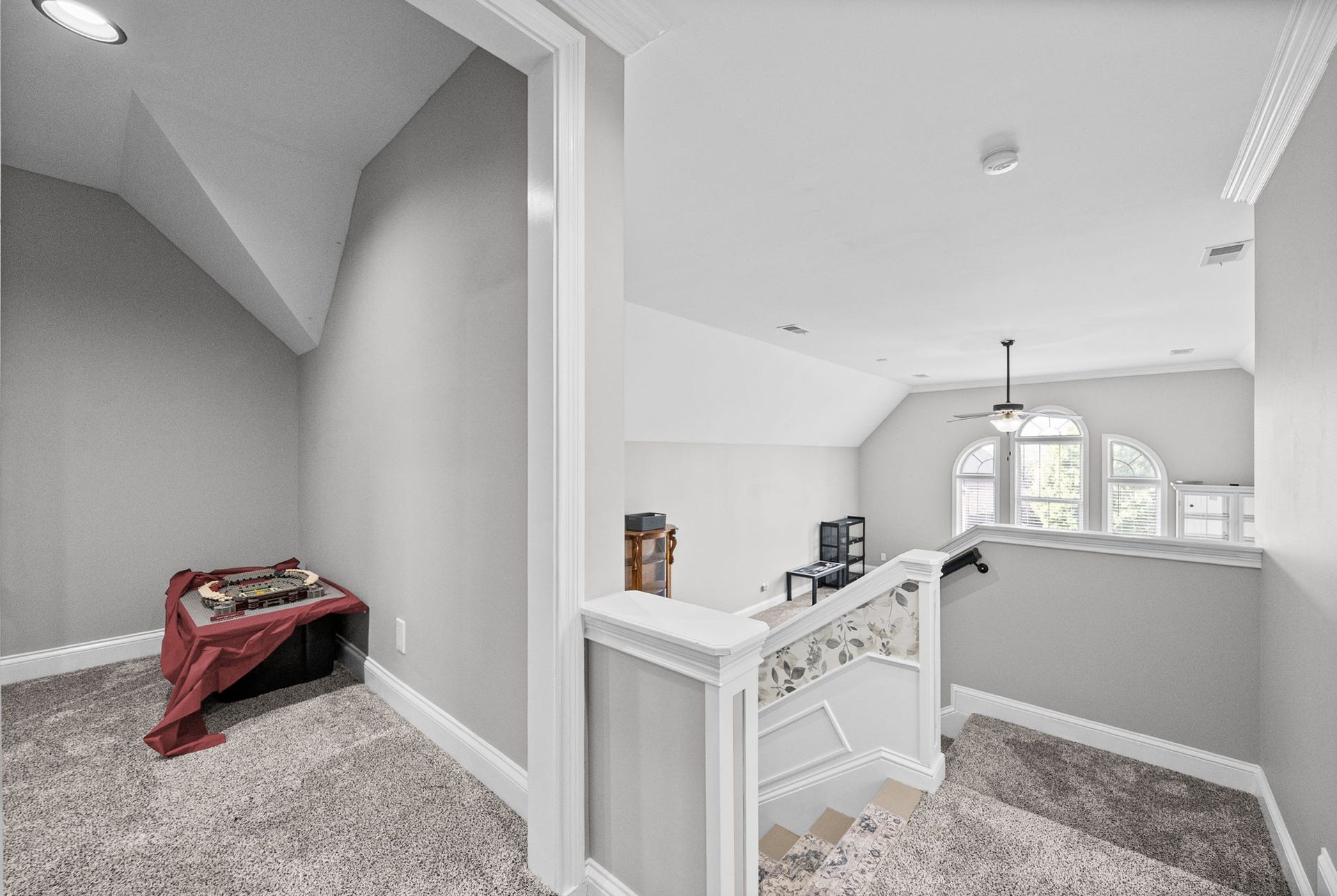 510 Falcon Crk, Lebanon, TN 37087 View from top of stairs over looking the flex space and bonus room