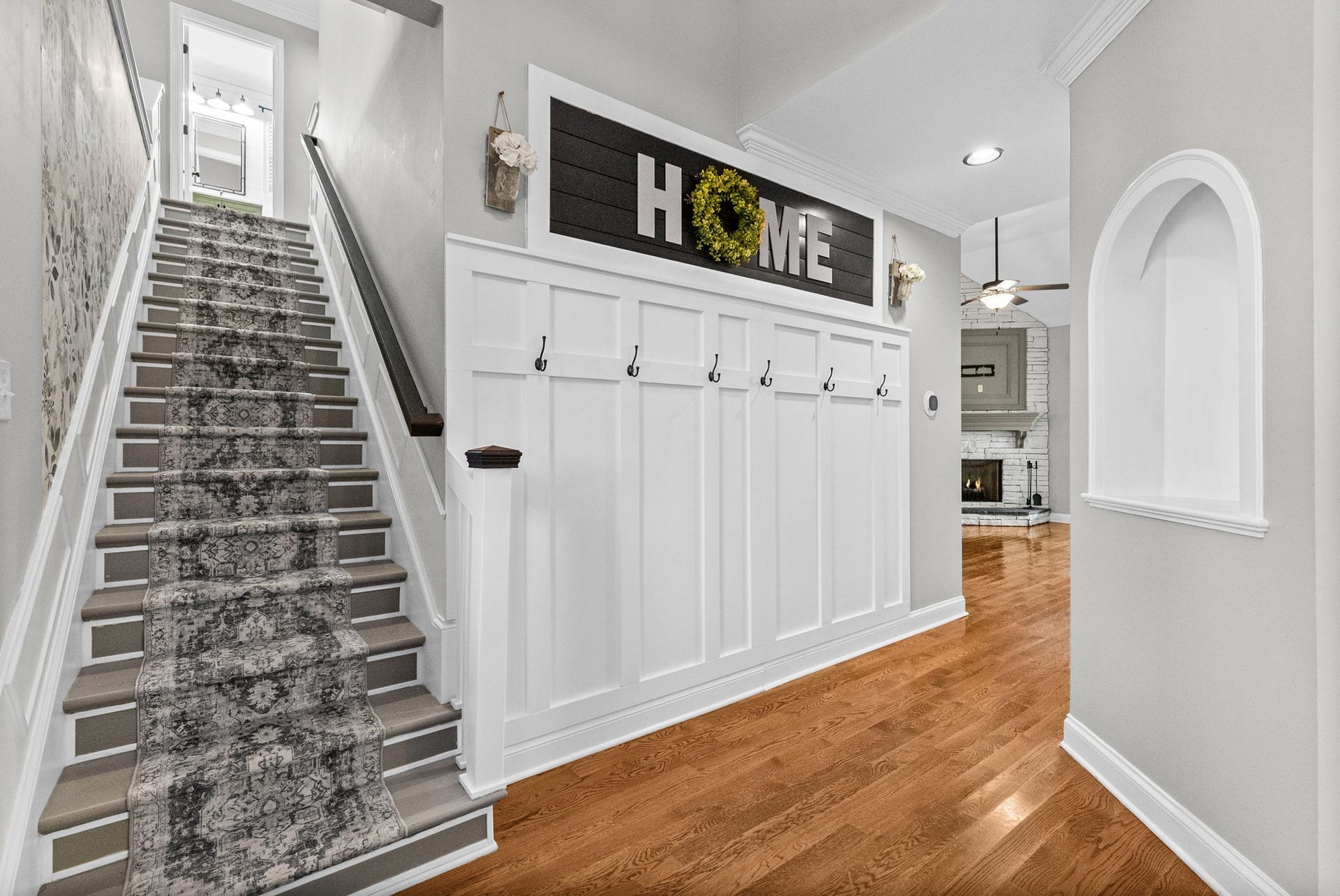 510 Falcon Crk, Lebanon, TN 37087 Let's head upstairs