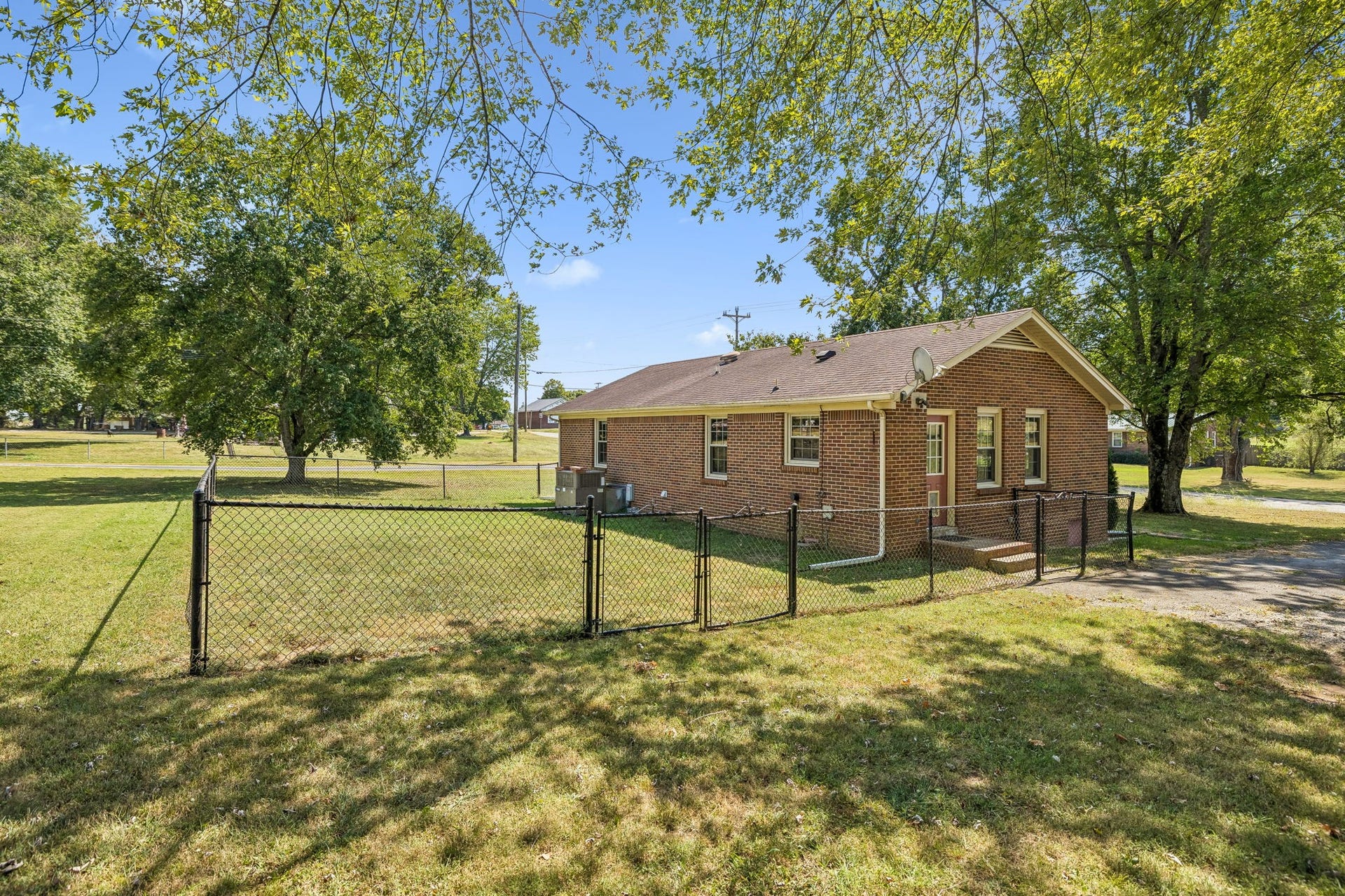 2734 Carters Creek Station Rd, Columbia, TN 38401 2734 Carters Creek Station Rd, Columbia, TN 38401