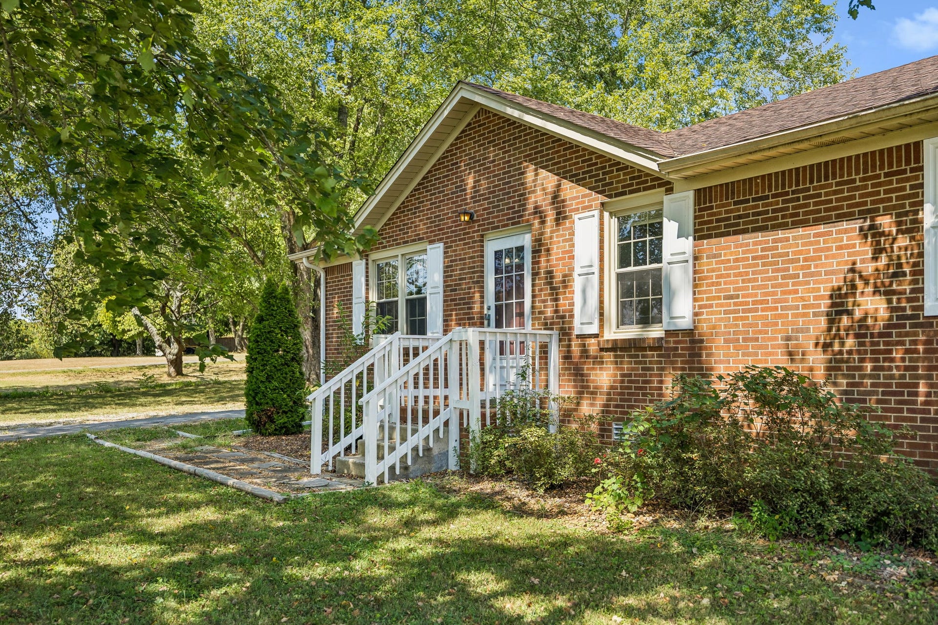 2734 Carters Creek Station Rd, Columbia, TN 38401 2734 Carters Creek Station Rd, Columbia, TN 38401