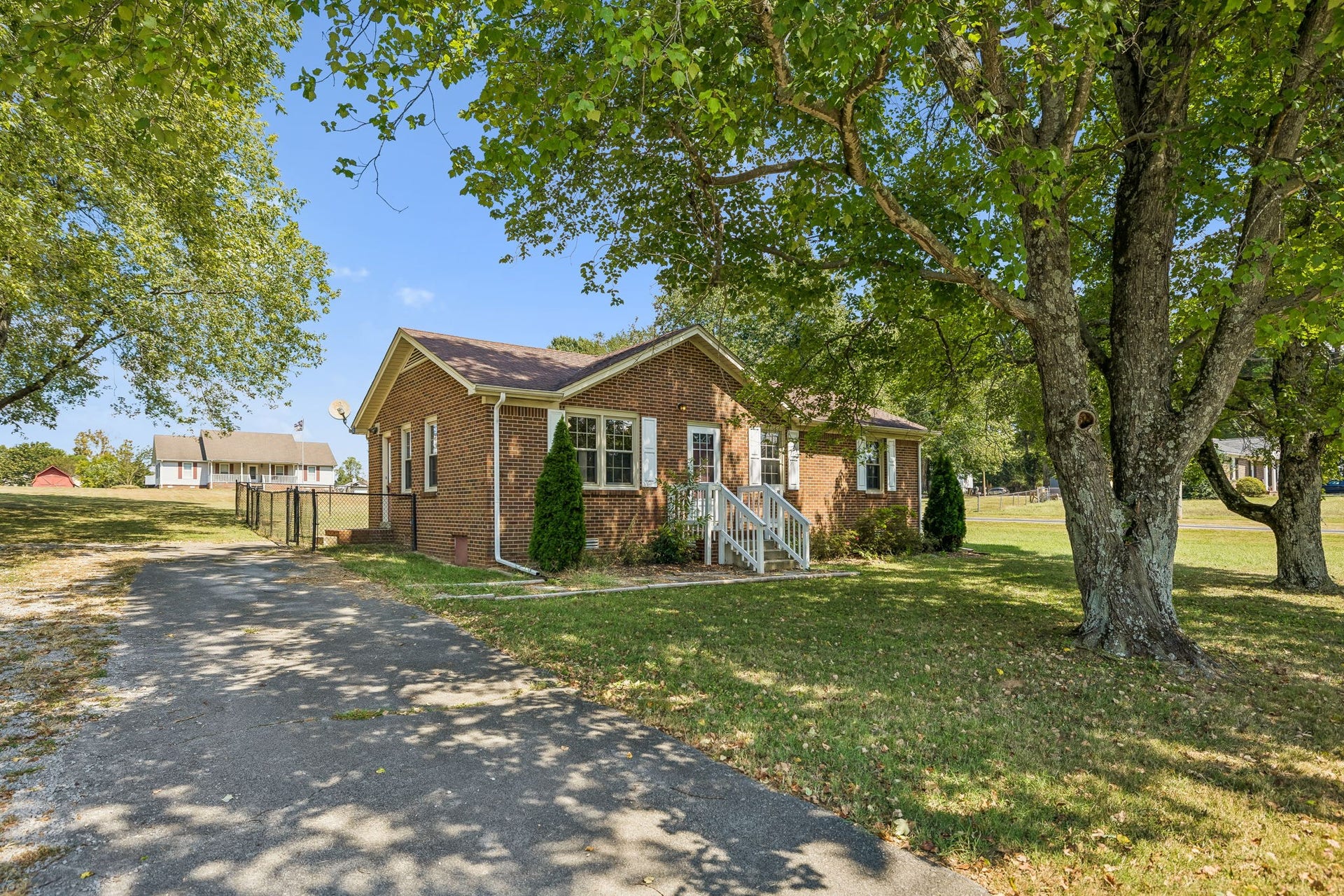 2734 Carters Creek Station Rd, Columbia, TN 38401 2734 Carters Creek Station Rd, Columbia, TN 38401