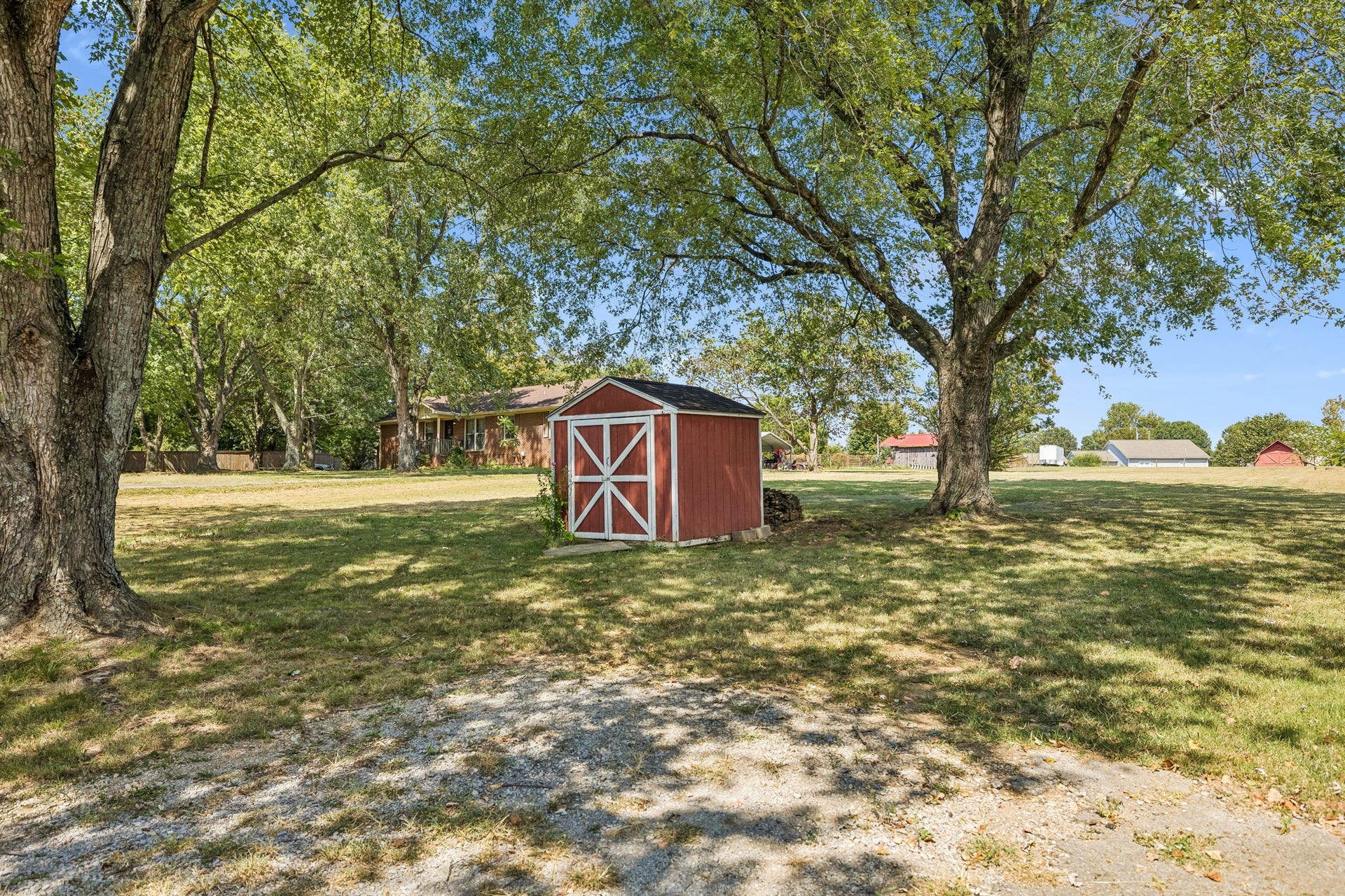 2734 Carters Creek Station Rd, Columbia, TN 38401 2734 Carters Creek Station Rd, Columbia, TN 38401