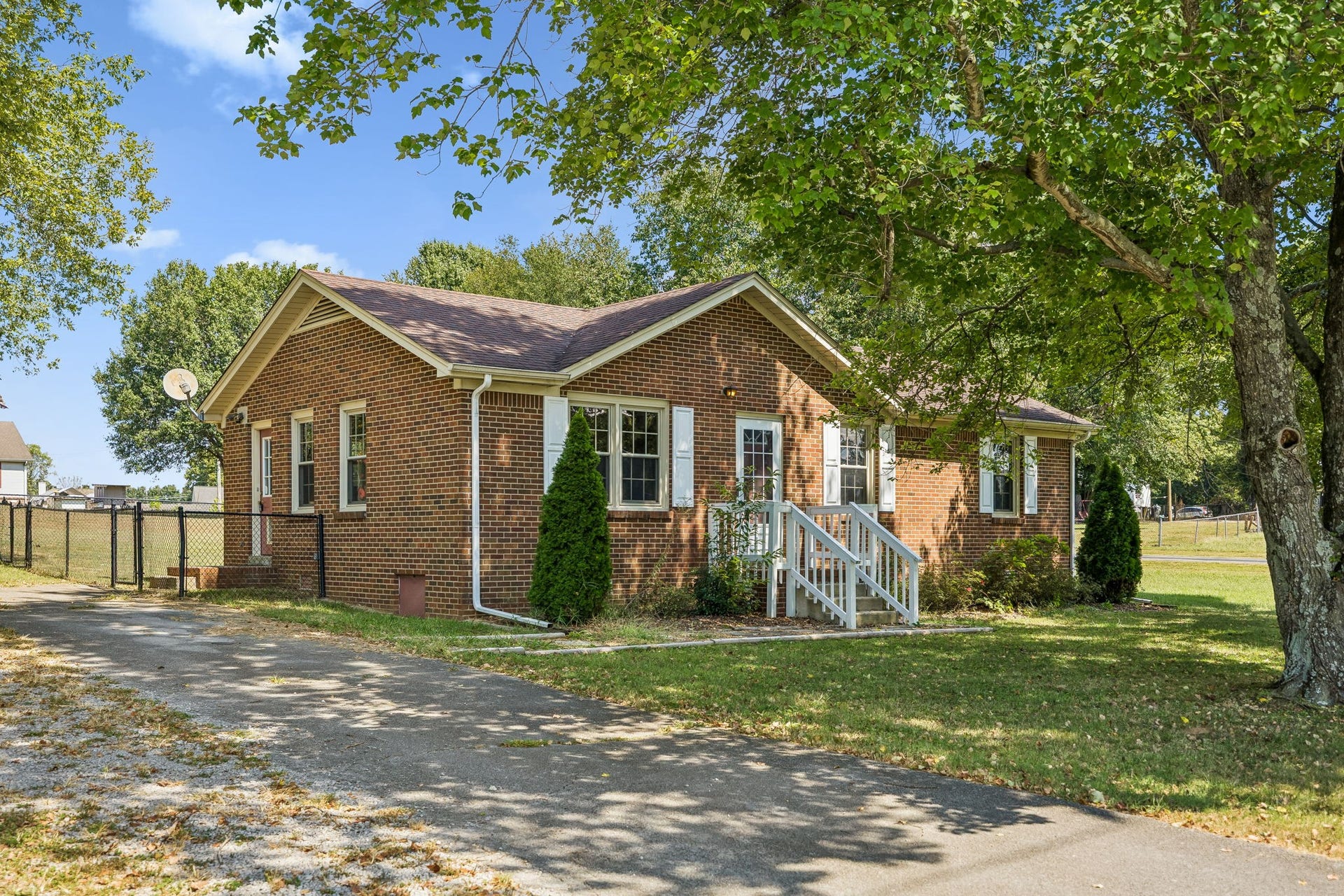 2734 Carters Creek Station Rd, Columbia, TN 38401 2734 Carters Creek Station Rd, Columbia, TN 38401