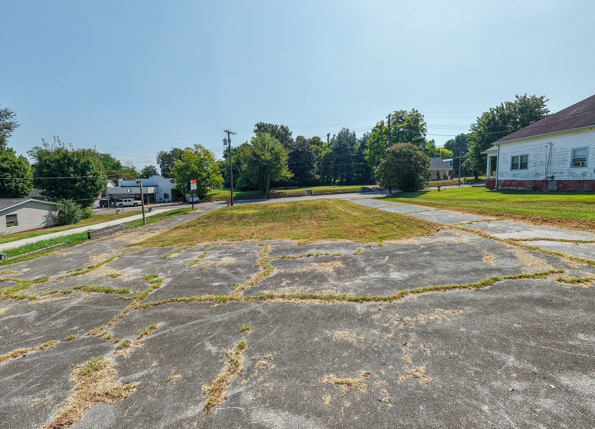 1504 S Main St, Columbia, TN 38401 1504 S Main St, Columbia, TN 38401