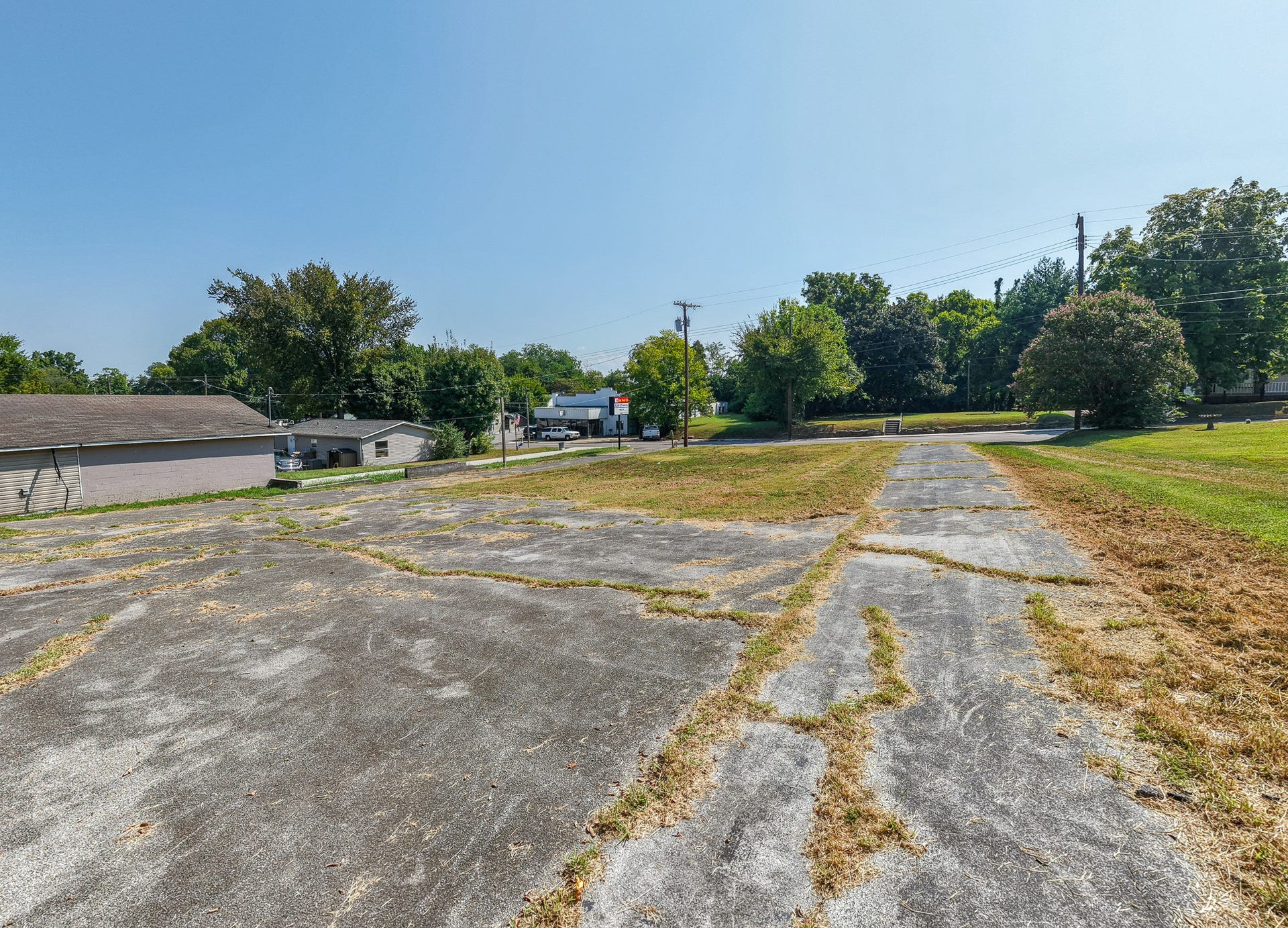 1504 S Main St, Columbia, TN 38401 1504 S Main St, Columbia, TN 38401