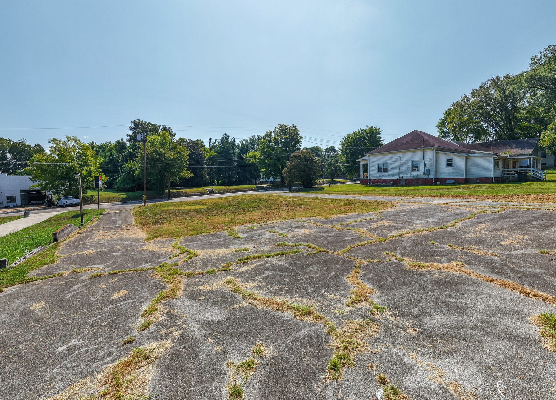 1504 S Main St, Columbia, TN 38401 1504 S Main St, Columbia, TN 38401