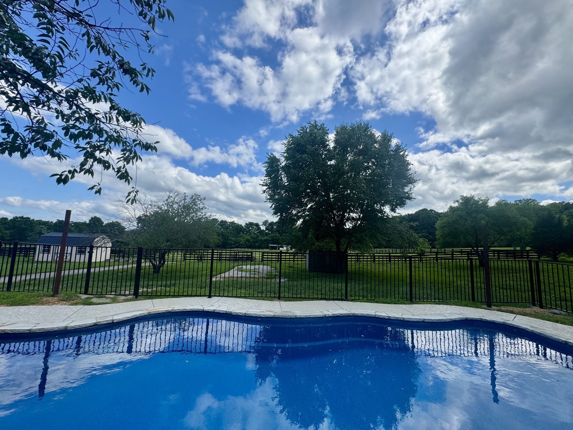 1205 Sequoya Trl, Columbia, TN 38401 1205 Sequoya Trl, Columbia, TN 38401