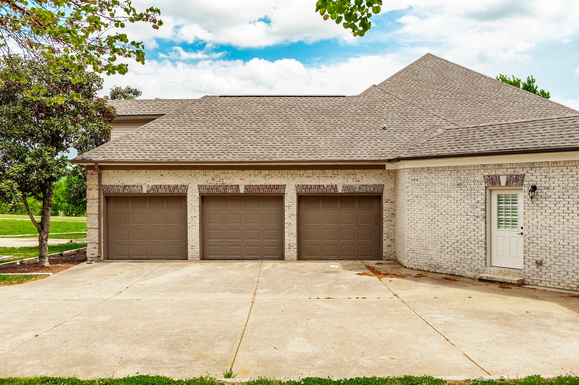 1205 Sequoya Trl, Columbia, TN 38401 1205 Sequoya Trl, Columbia, TN 38401