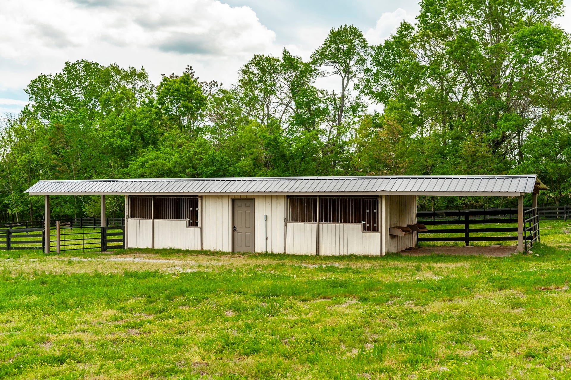 1205 Sequoya Trl, Columbia, TN 38401 1205 Sequoya Trl, Columbia, TN 38401