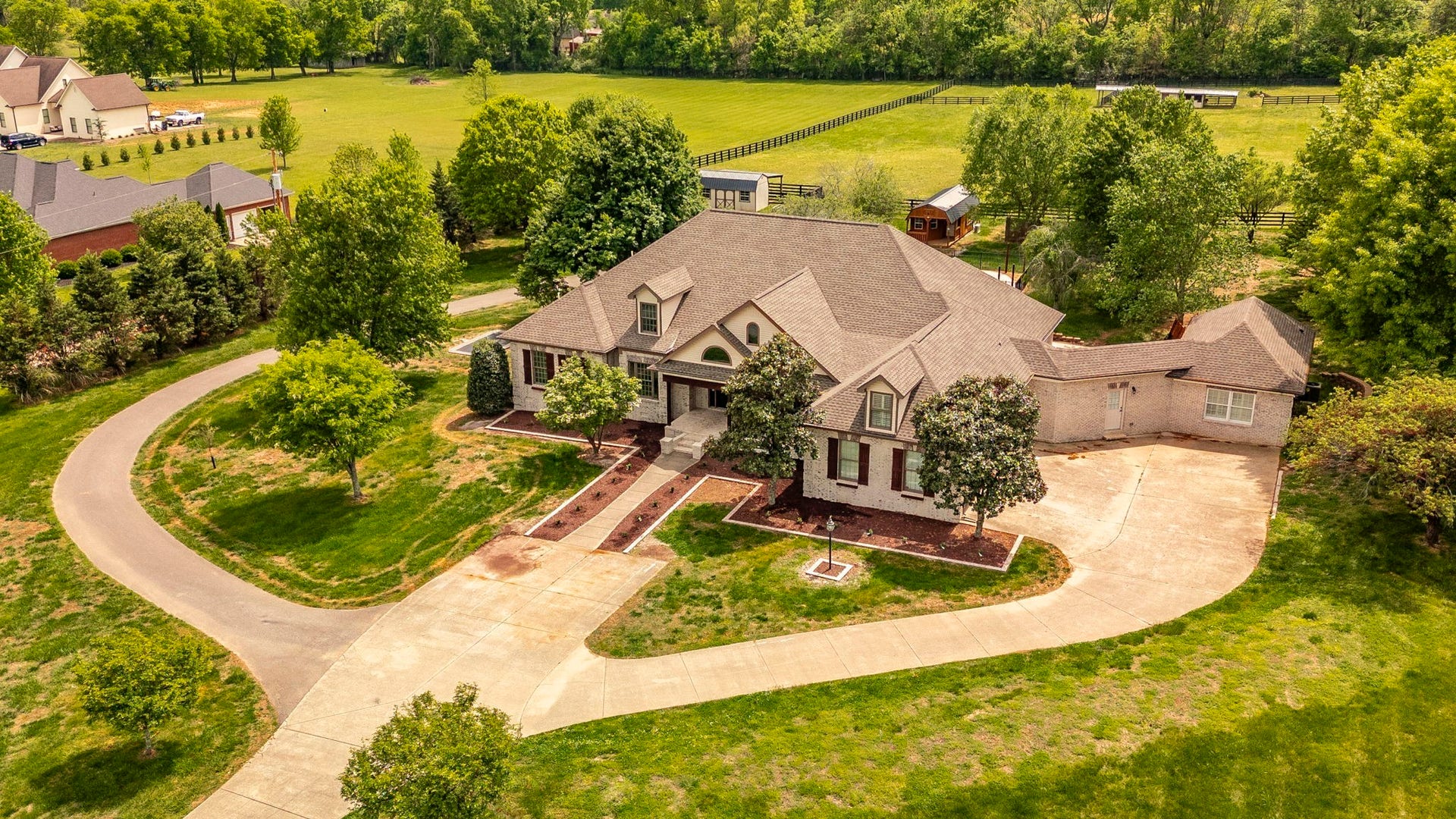 1205 Sequoya Trl, Columbia, TN 38401 1205 Sequoya Trl, Columbia, TN 38401