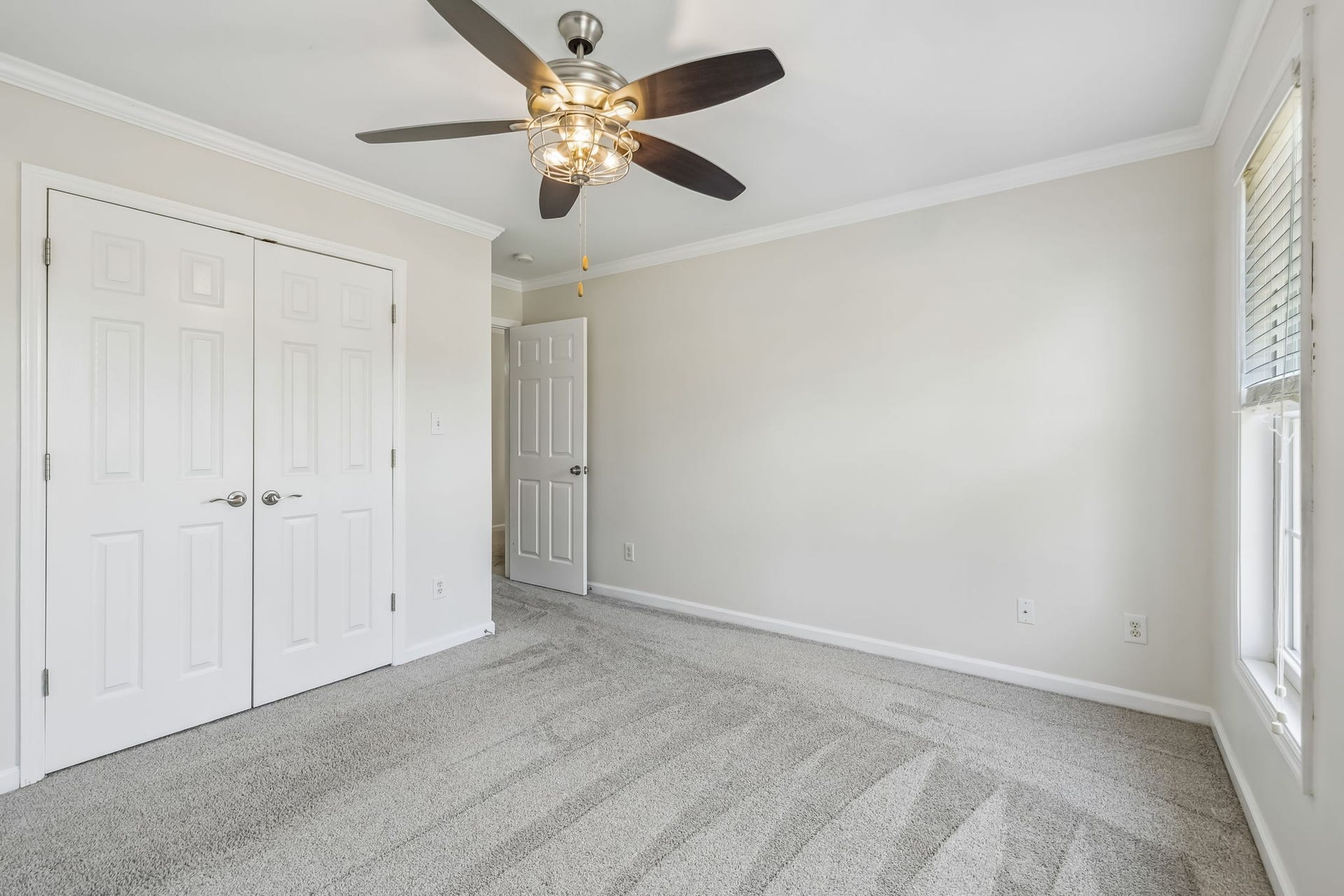 1404 Brook Dr, Columbia, TN 38401 1404 Brook Dr, Columbia, TN 38401