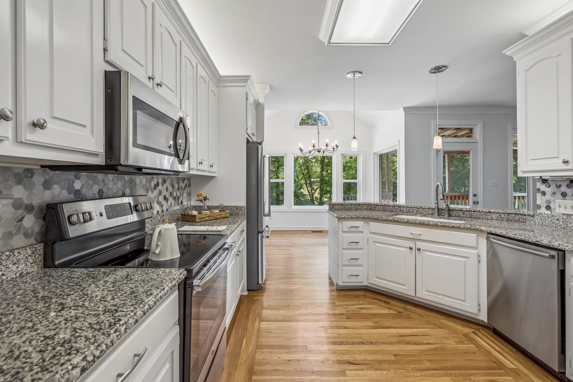 1404 Brook Dr, Columbia, TN 38401 1404 Brook Dr, Columbia, TN 38401