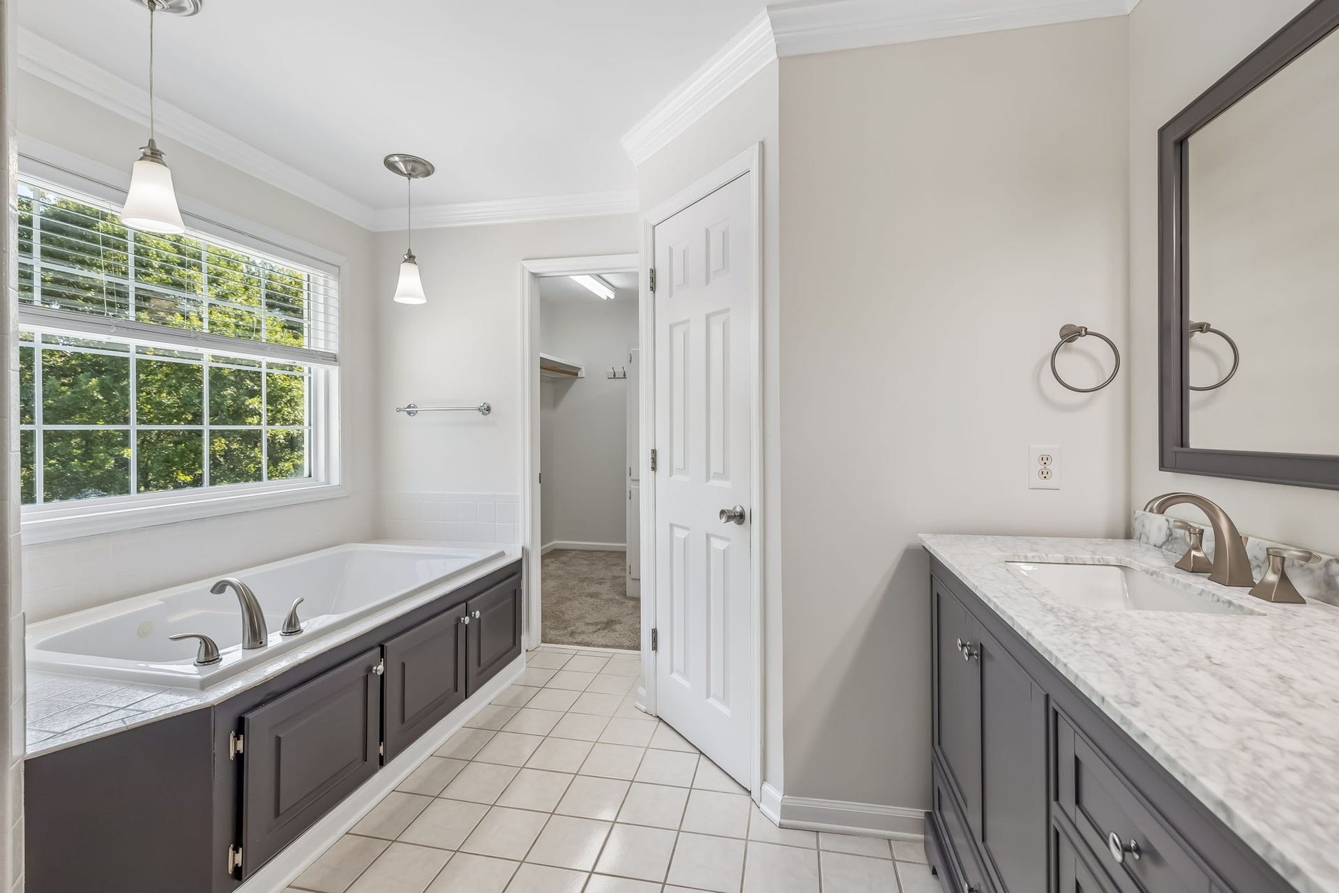 1404 Brook Dr, Columbia, TN 38401 1404 Brook Dr, Columbia, TN 38401