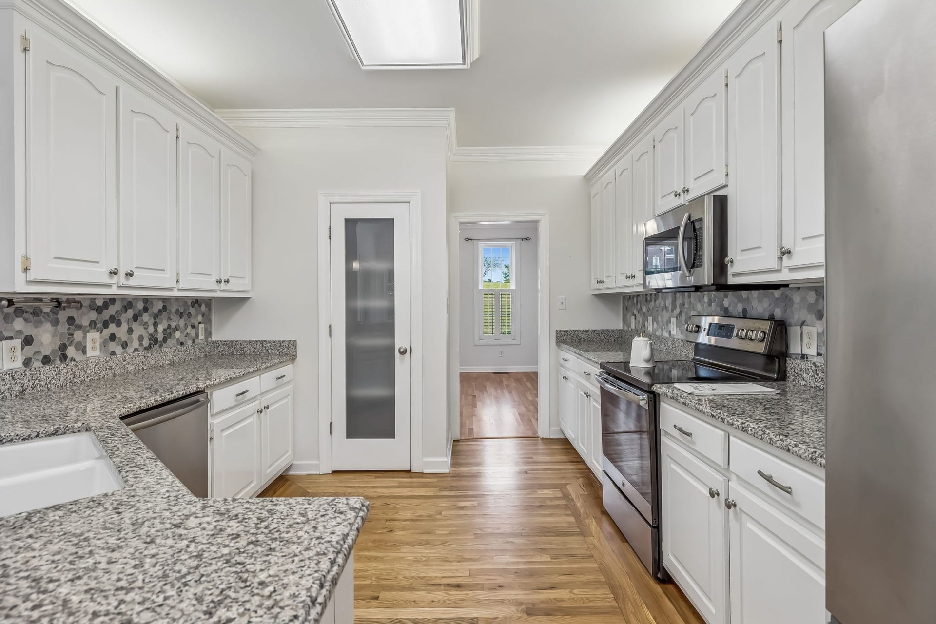 1404 Brook Dr, Columbia, TN 38401 1404 Brook Dr, Columbia, TN 38401