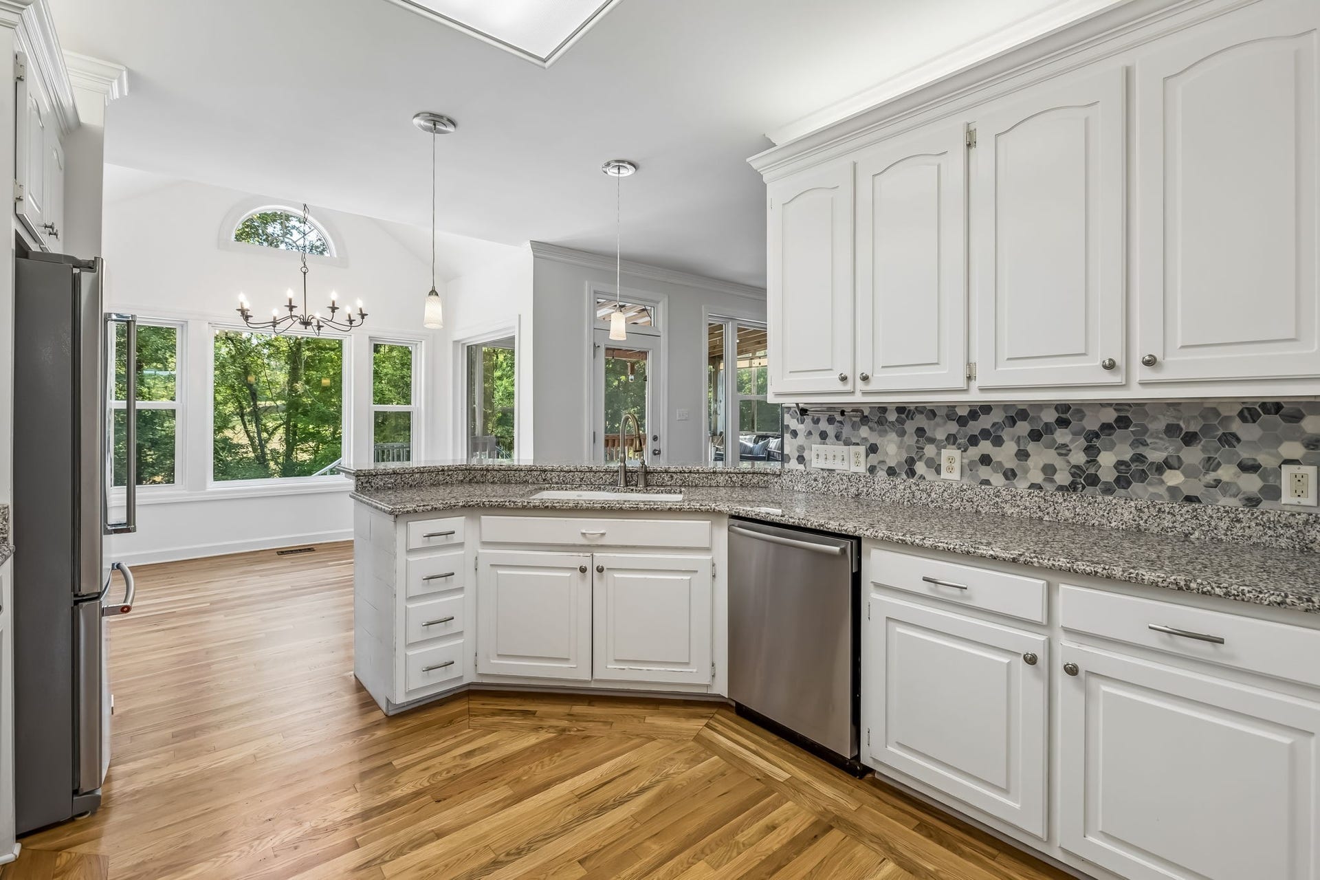 1404 Brook Dr, Columbia, TN 38401 1404 Brook Dr, Columbia, TN 38401