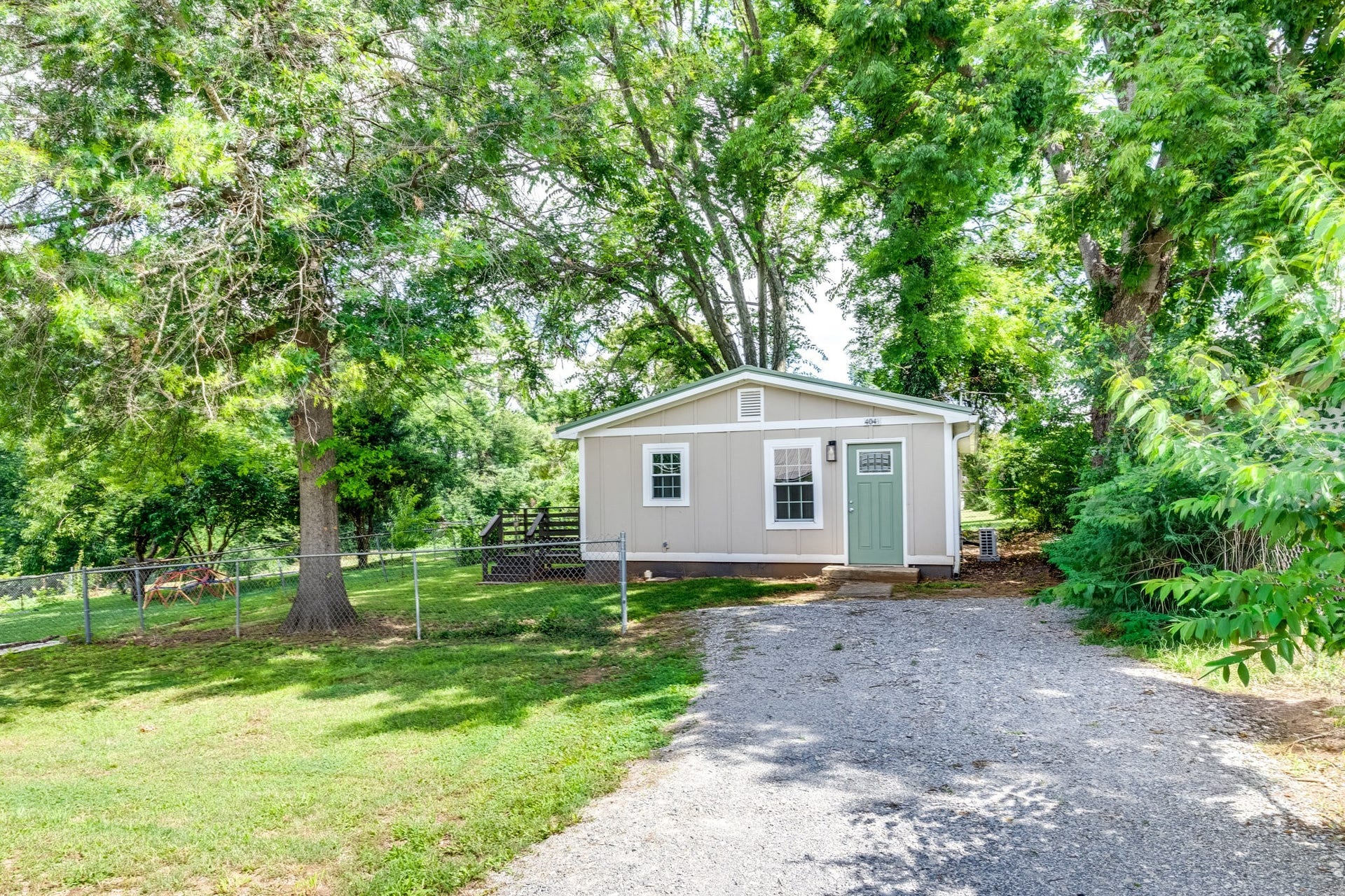 404 Green Acres Dr, Columbia, TN 38401 404 Green Acres Dr, Columbia, TN 38401