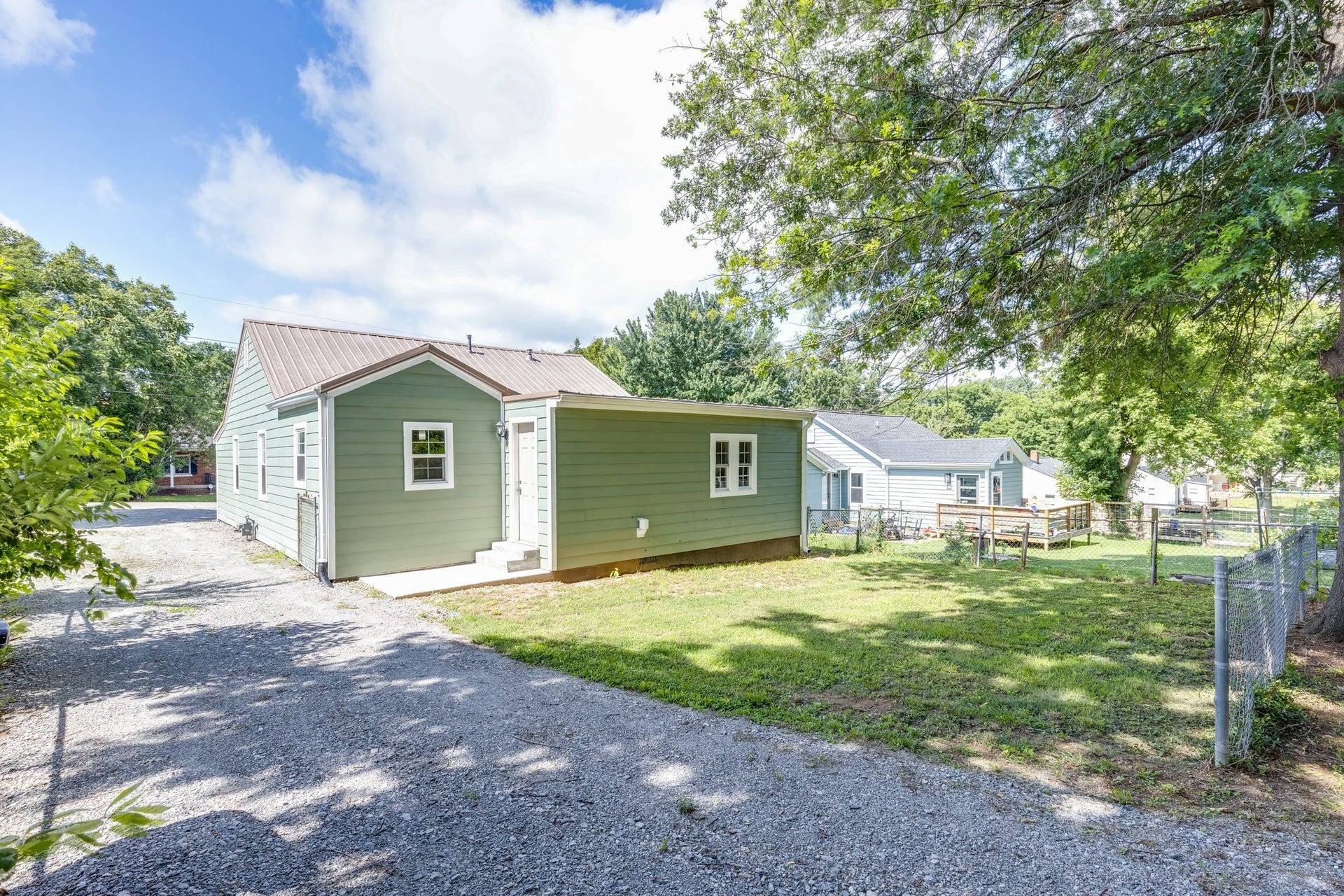 404 Green Acres Dr, Columbia, TN 38401 404 Green Acres Dr, Columbia, TN 38401