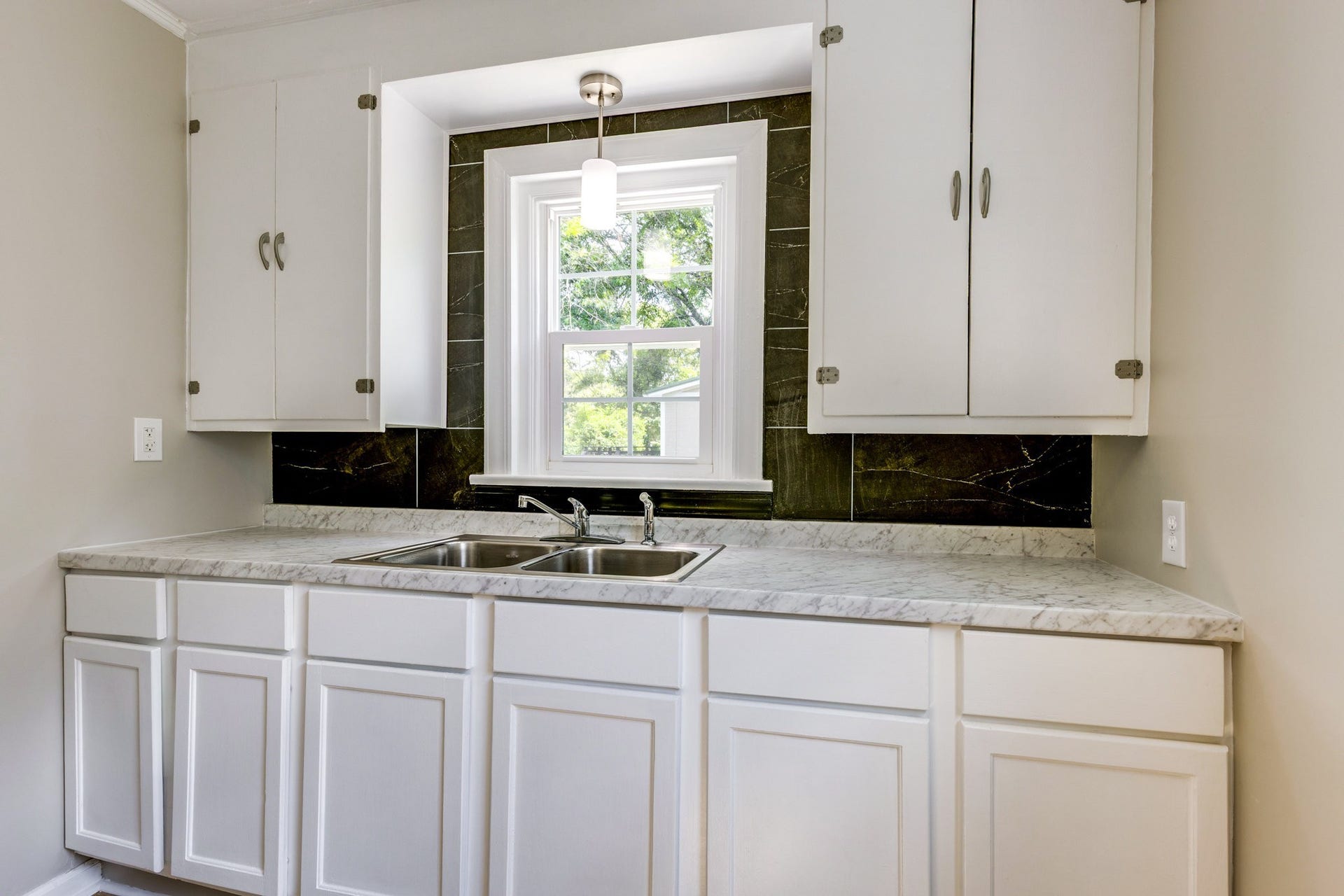 404 Green Acres Dr, Columbia, TN 38401 404 Green Acres Dr, Columbia, TN 38401