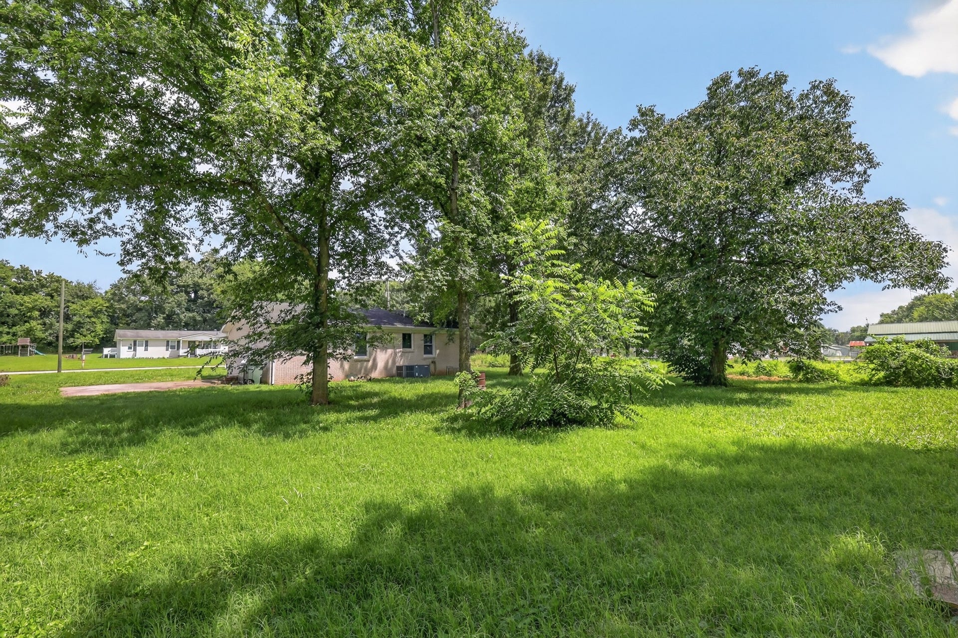 102 Lakeside Dr, Columbia, TN 38401 102 Lakeside Dr, Columbia, TN 38401